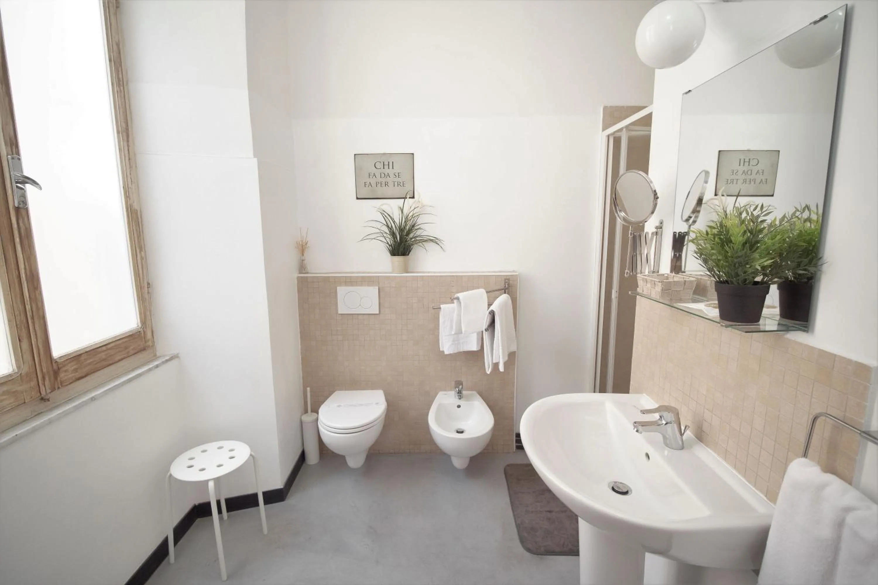 Shower in Porta Marina