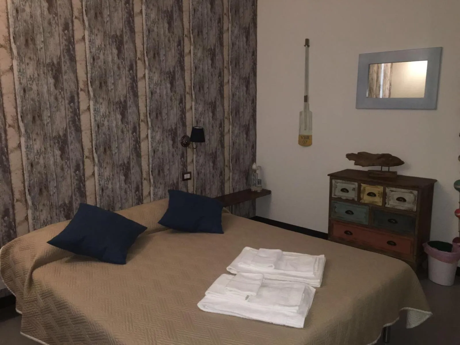 Photo of the whole room, Bed in Porta Marina