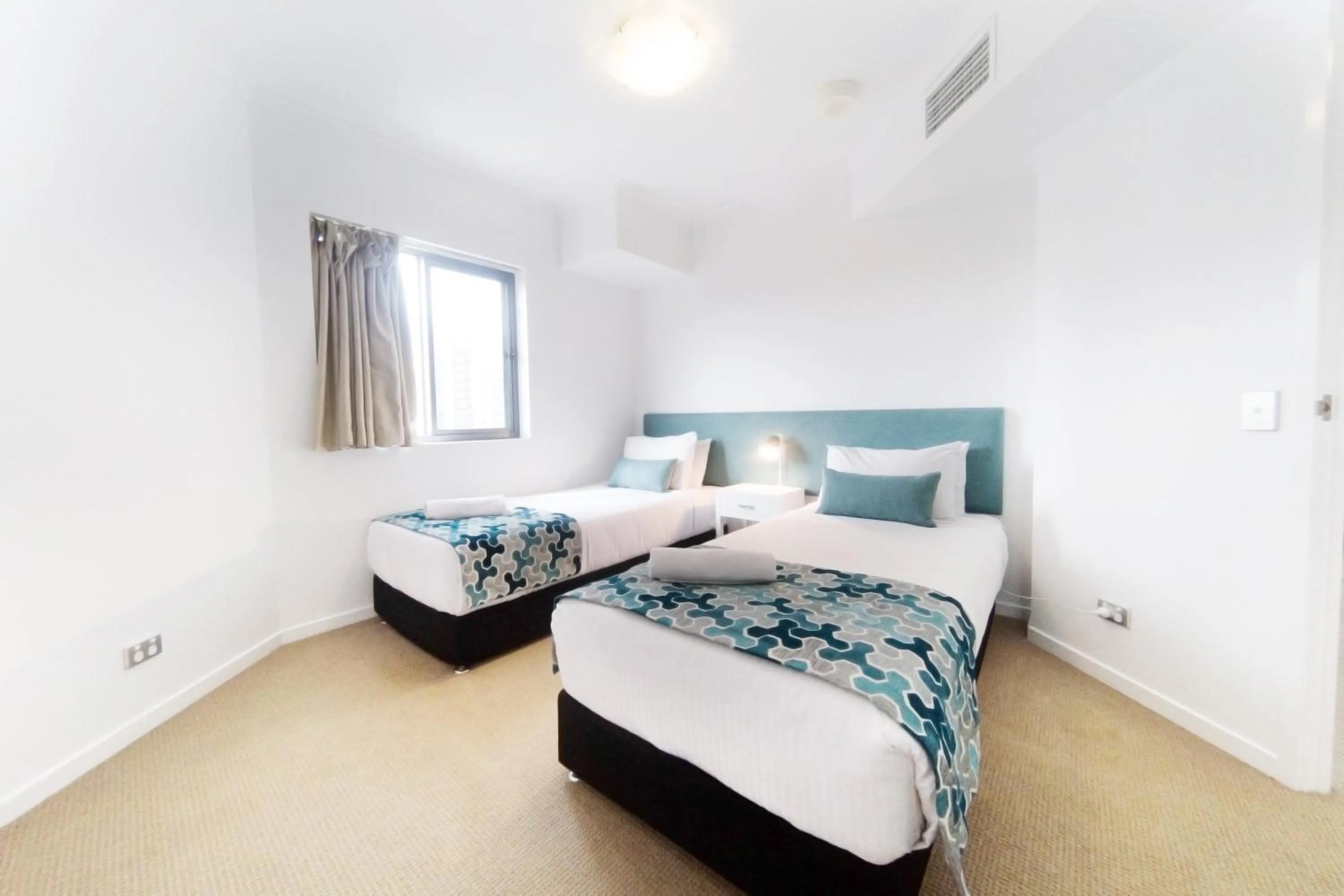 Bedroom, Bed in Ocean Views Resort Caloundra