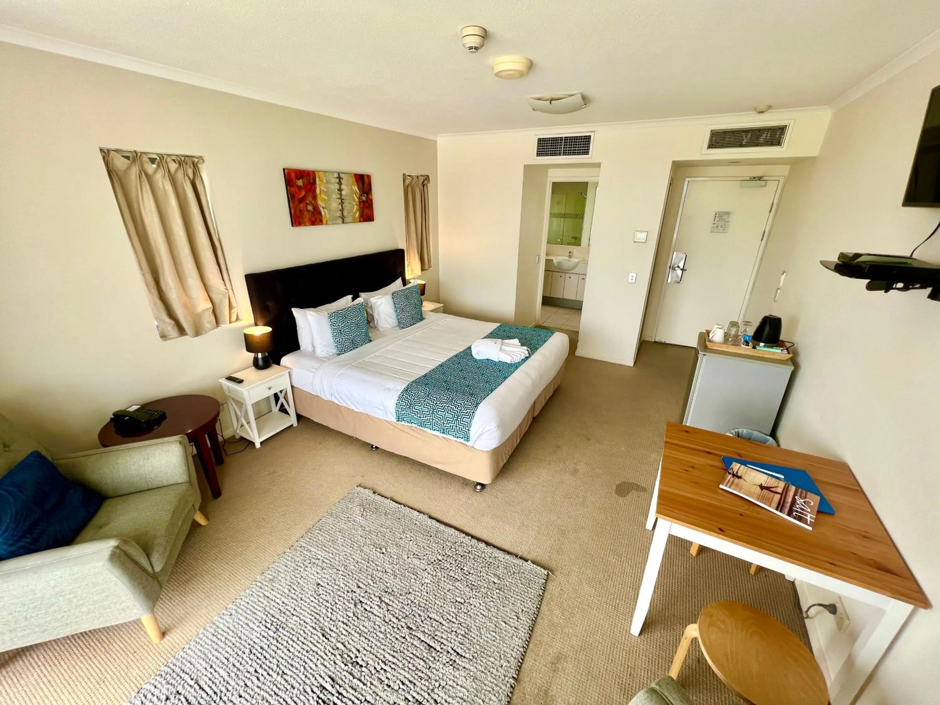 TV and multimedia, Bed in Ocean Views Resort Caloundra