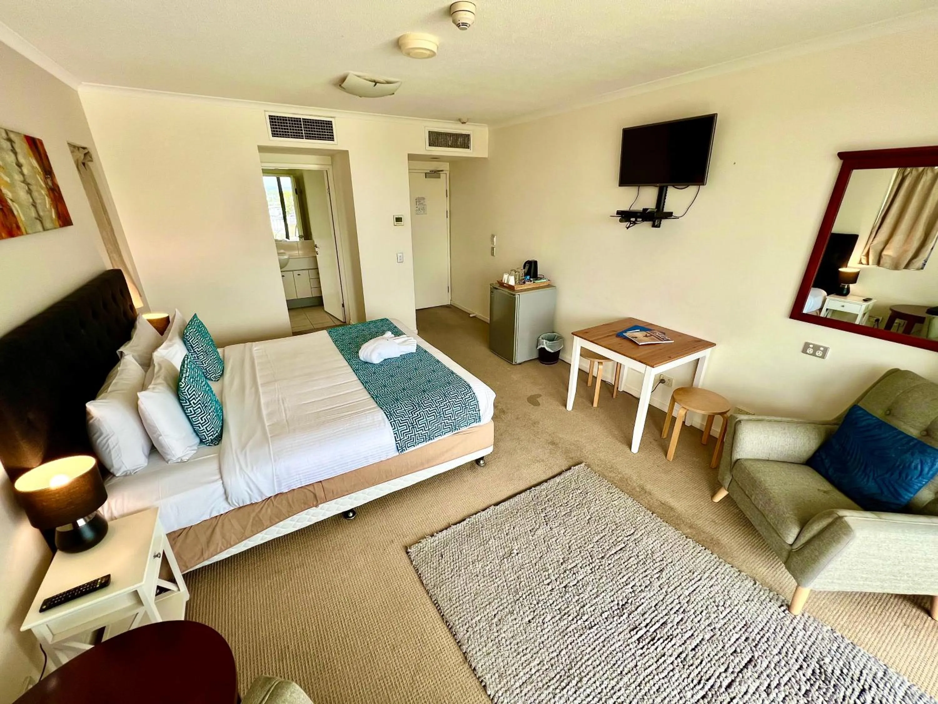 TV and multimedia, Bed in Ocean Views Resort Caloundra