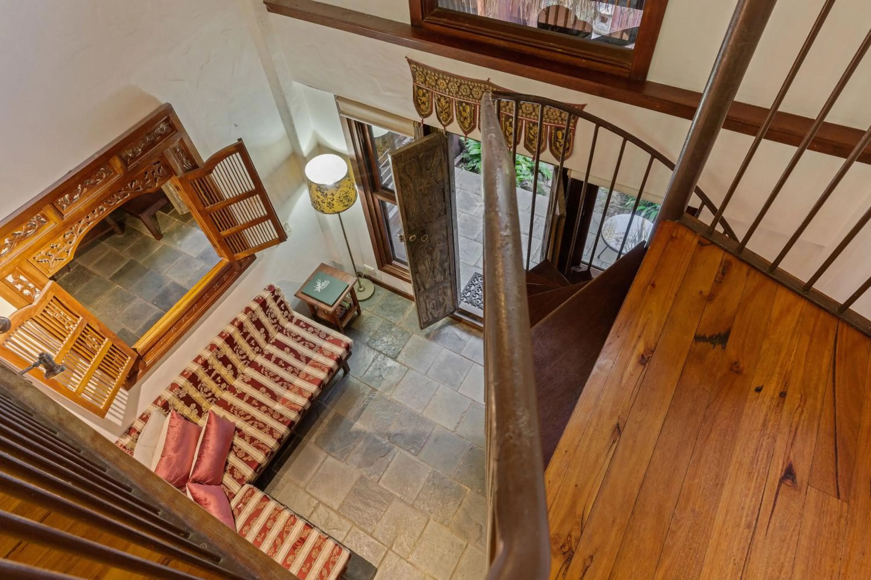 Facade/entrance in Garden Burees