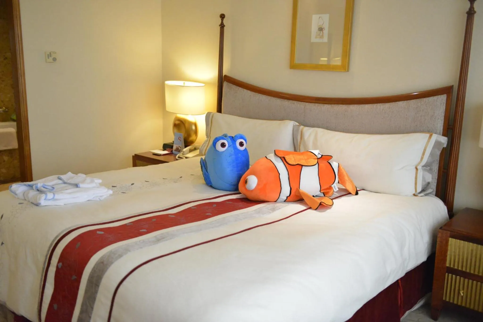 Photo of the whole room, Bed in Crowne Plaza Qingdao by IHG