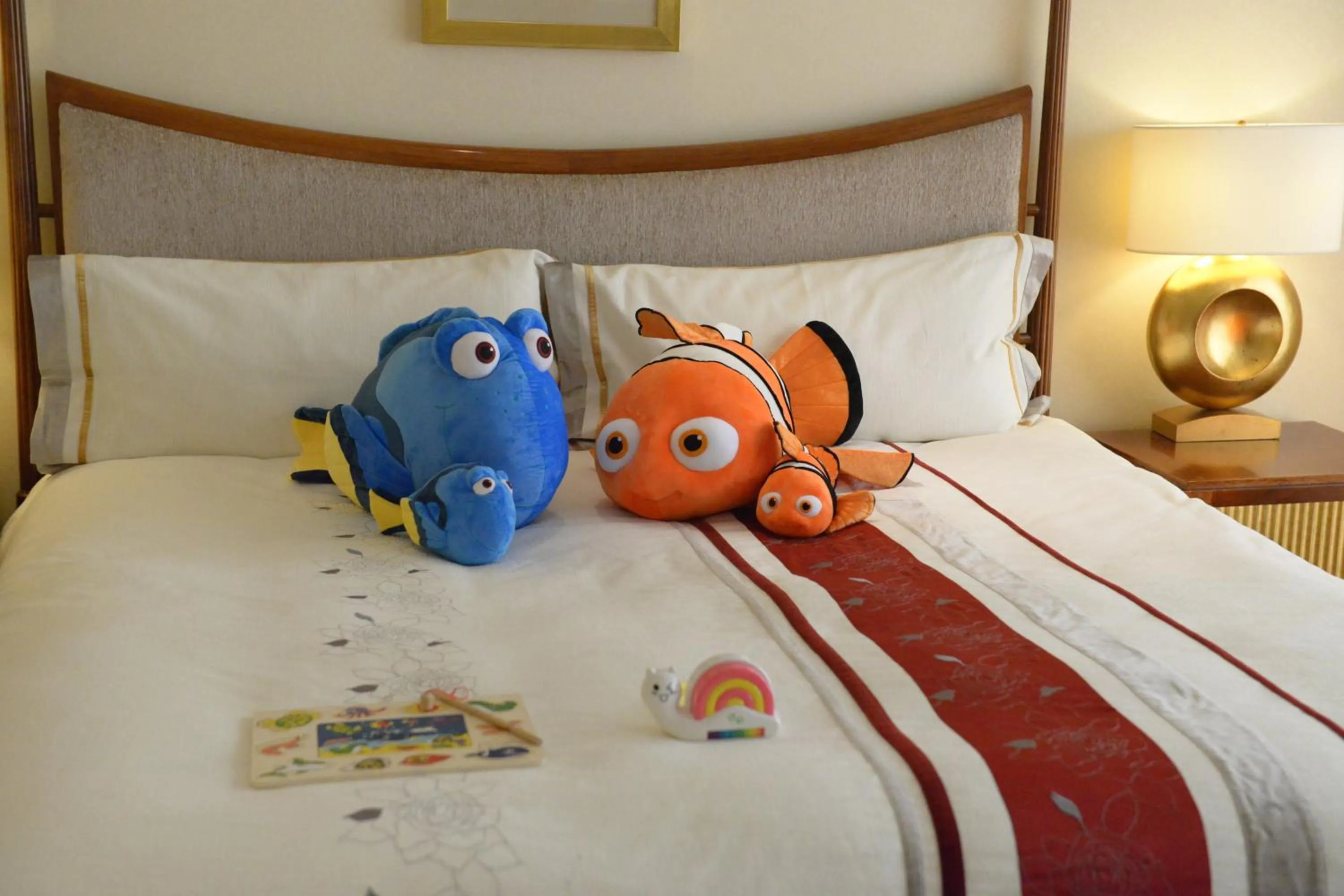 Property building, Bed in Crowne Plaza Qingdao by IHG