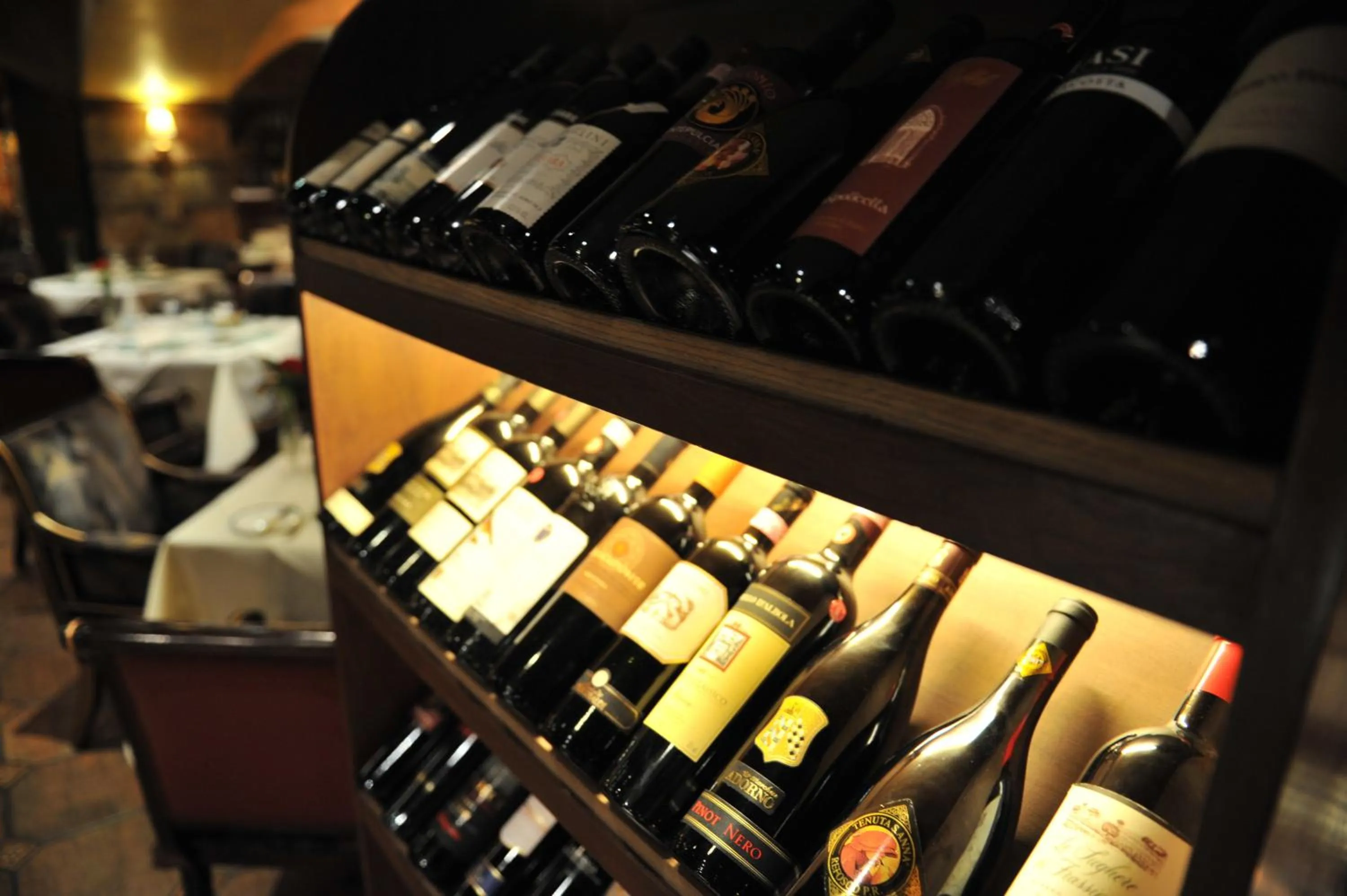 Lounge or bar in Crowne Plaza Qingdao by IHG