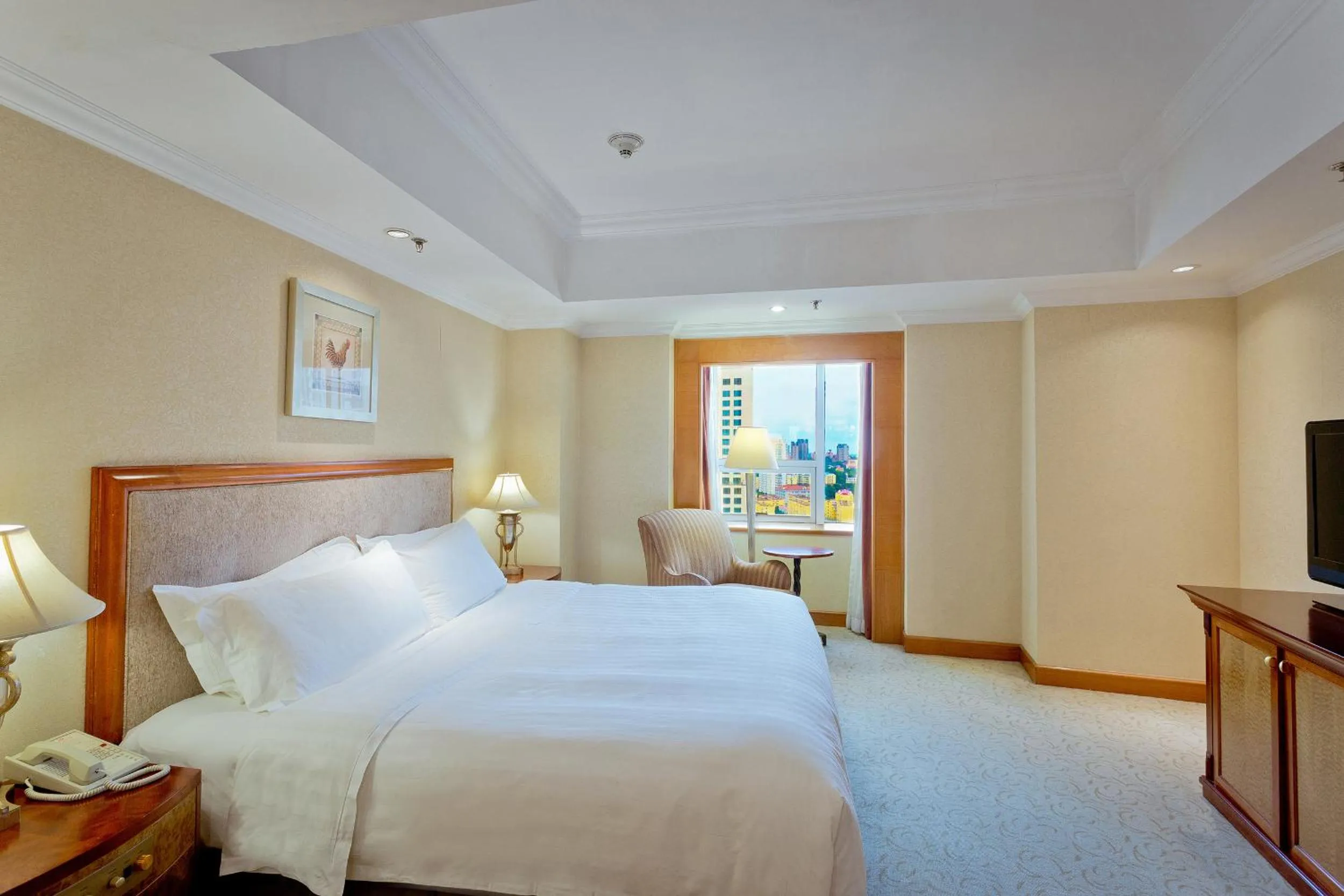 Bedroom, Bed in Crowne Plaza Qingdao by IHG