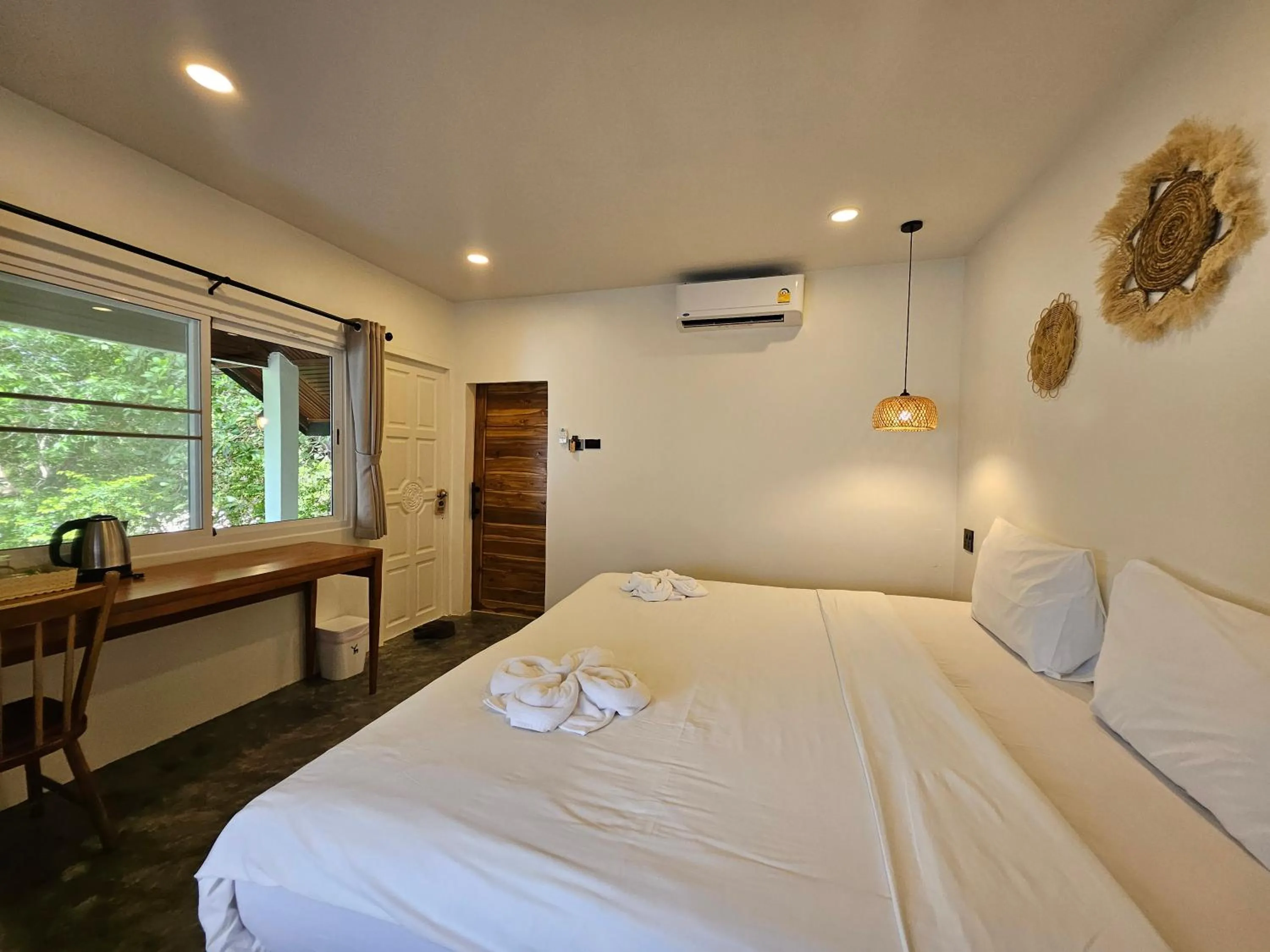 Bedroom, Bed in Phangan Utopia Resort