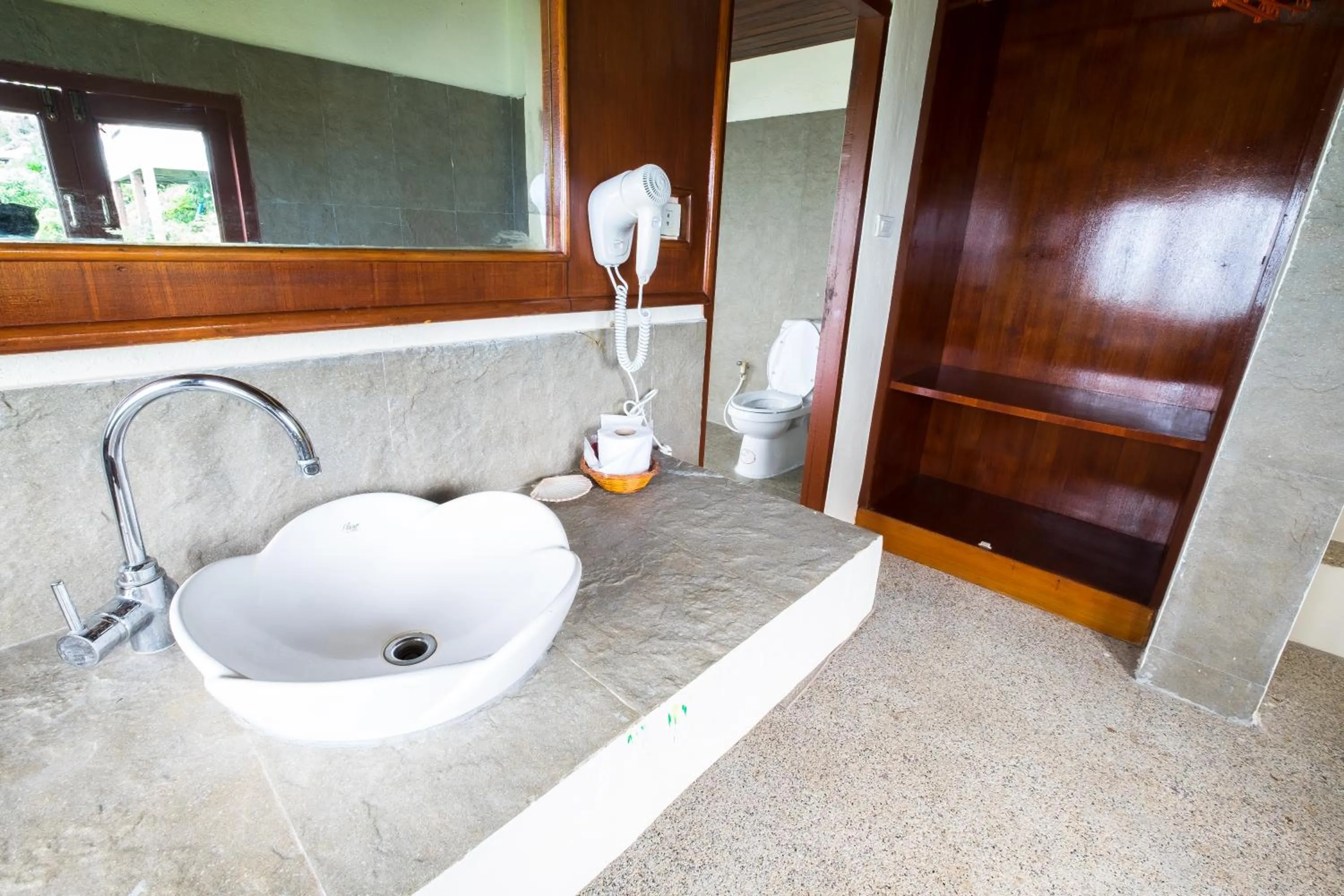 Bathroom in Phangan Utopia Resort