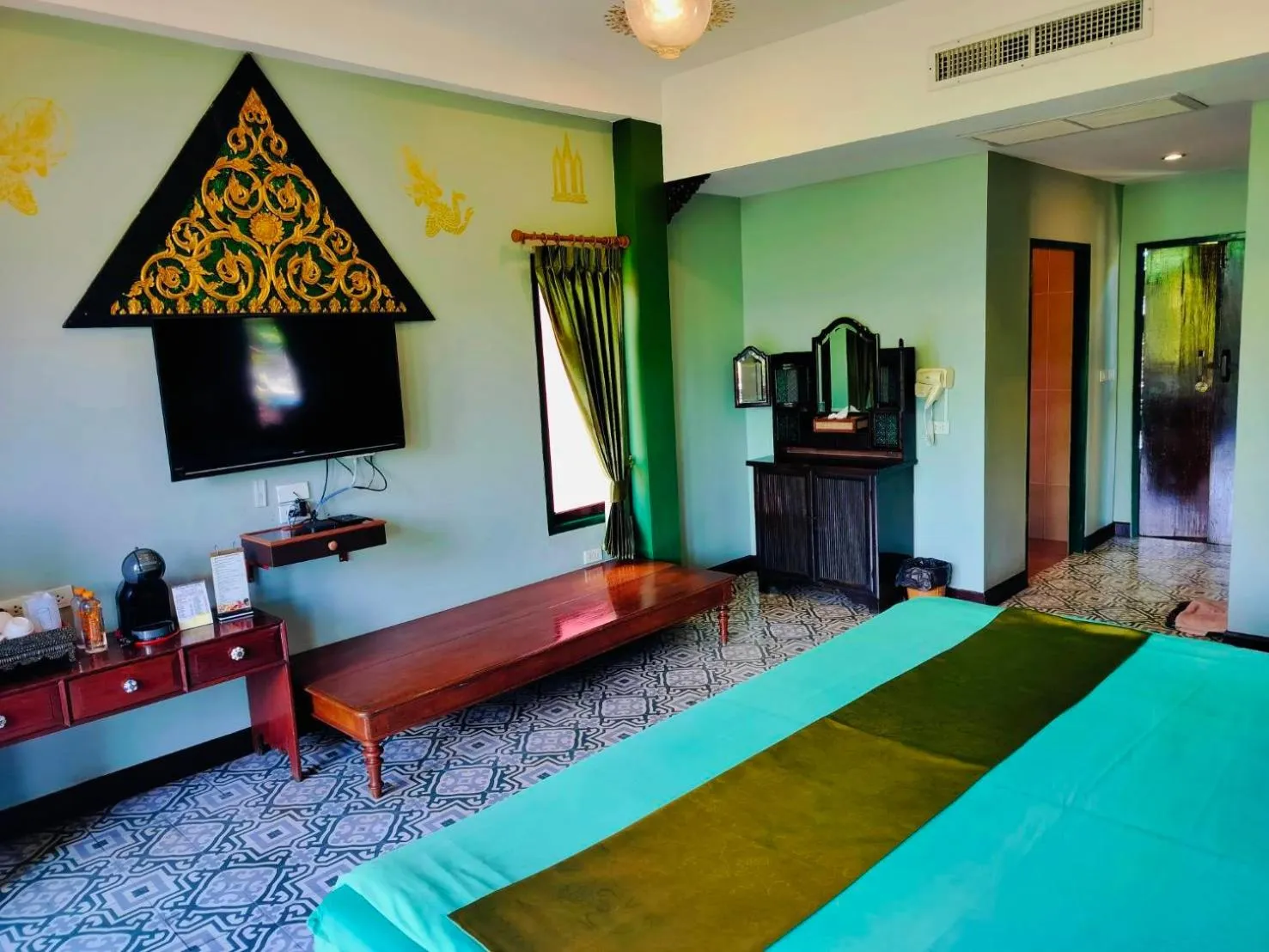Bed in Pludhaya Resort & Spa
