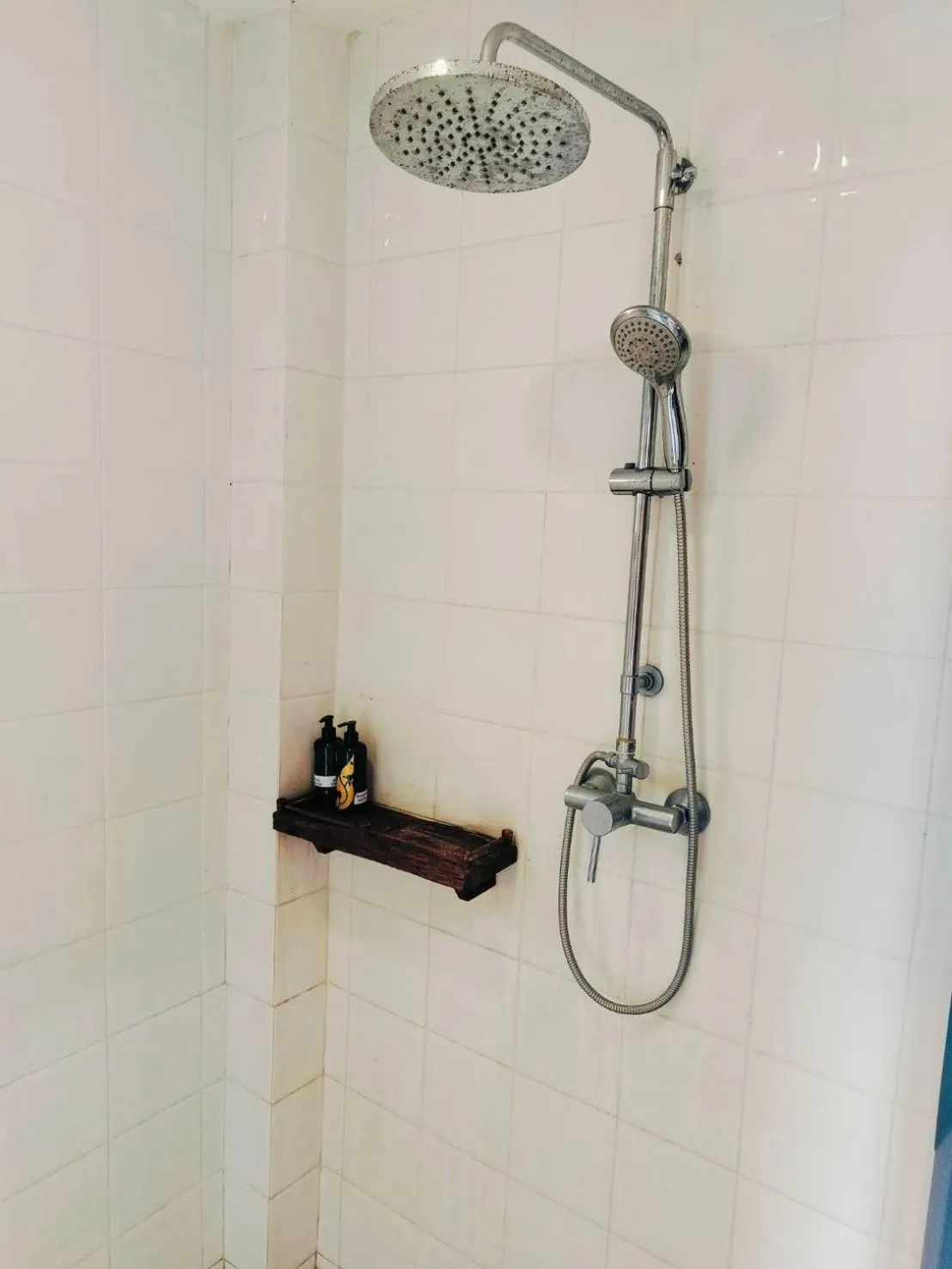 Shower in Pludhaya Resort & Spa