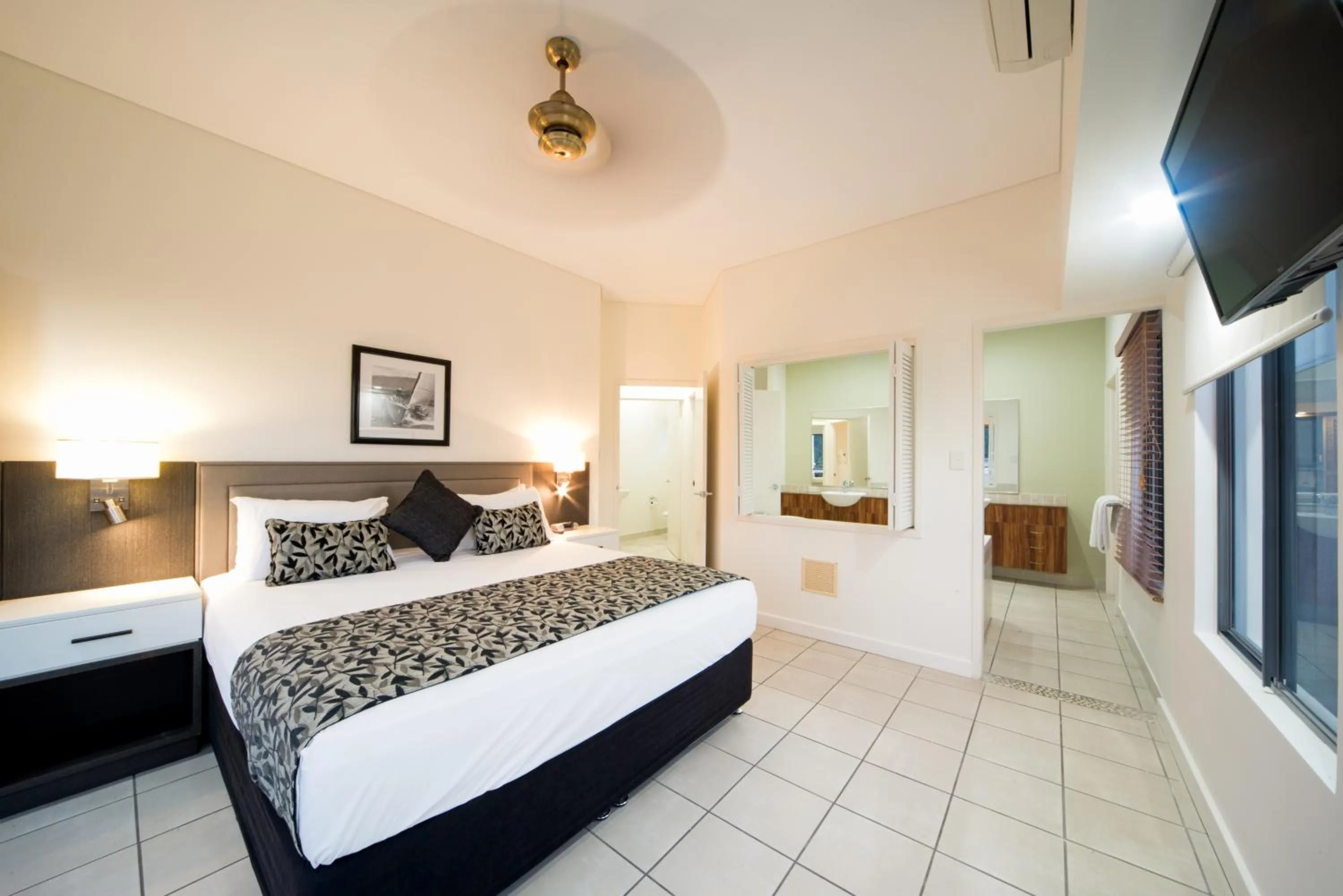Bed in Portside Whitsunday Luxury Holiday Apartments