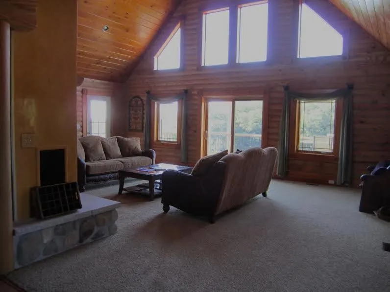 Living room in A Breath of Heaven B&B