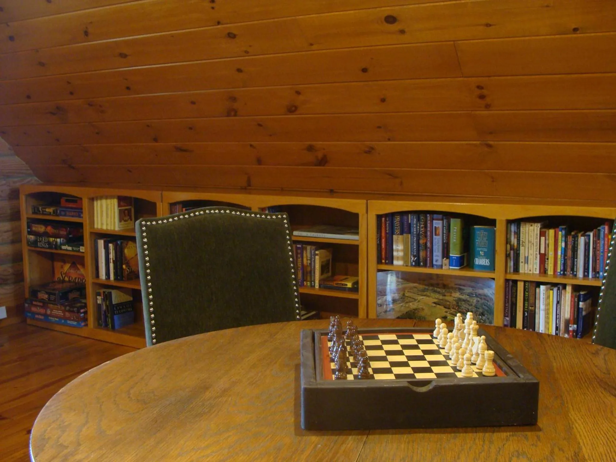 Library in A Breath of Heaven B&B