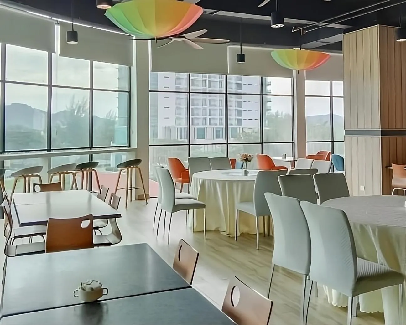 Restaurant/places to eat in Hotel Langkasuka Langkawi