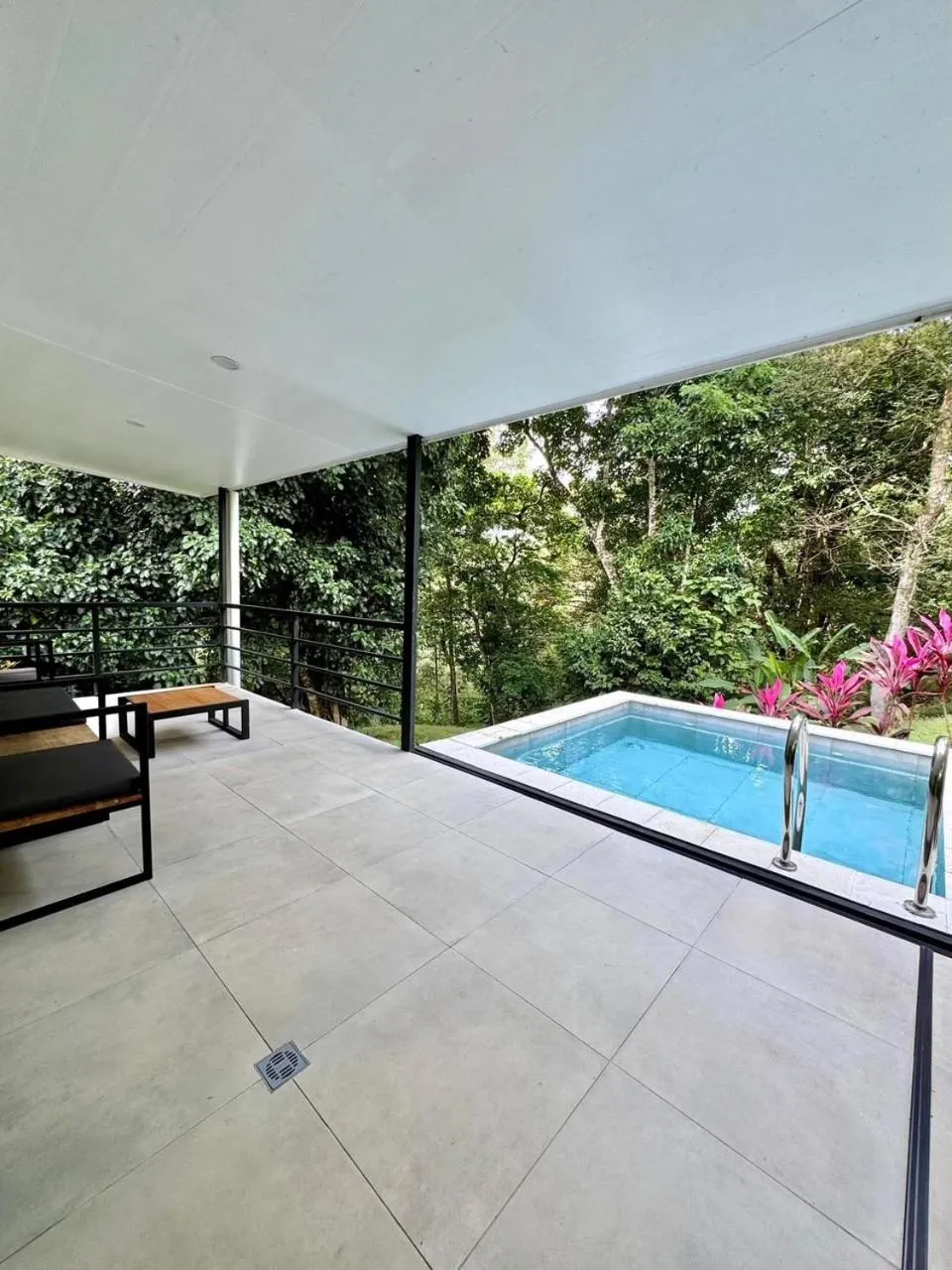 Swimming pool in Rancho Capulin B&B