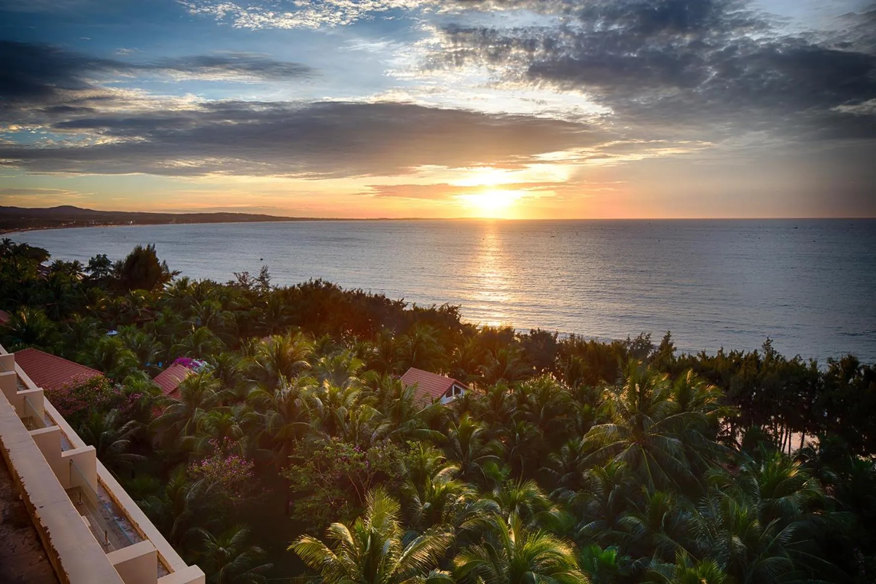 Sunrise in Sunny Beach Resort & Spa Mui Ne