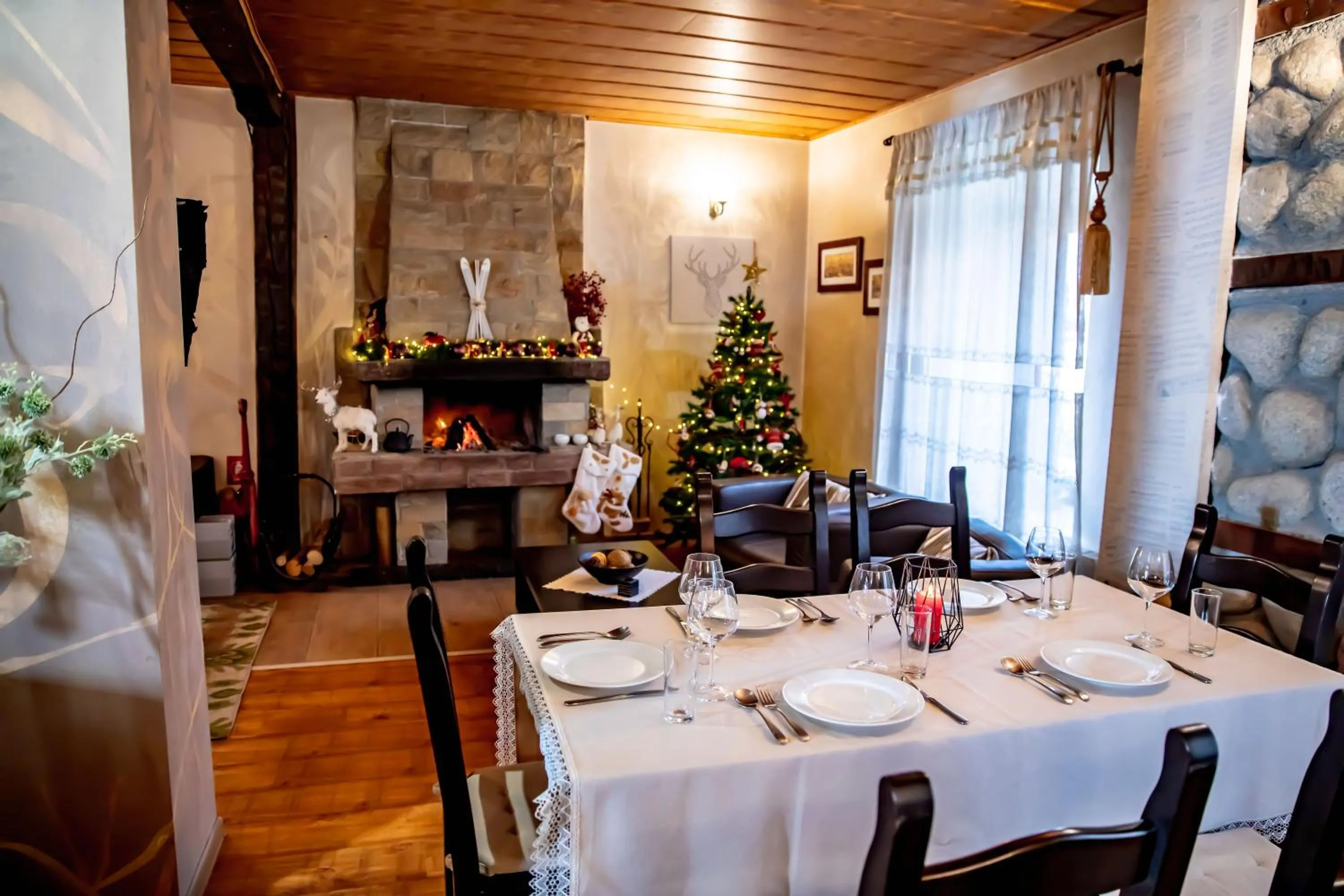 Restaurant/places to eat in Velinov Boutique Hotel