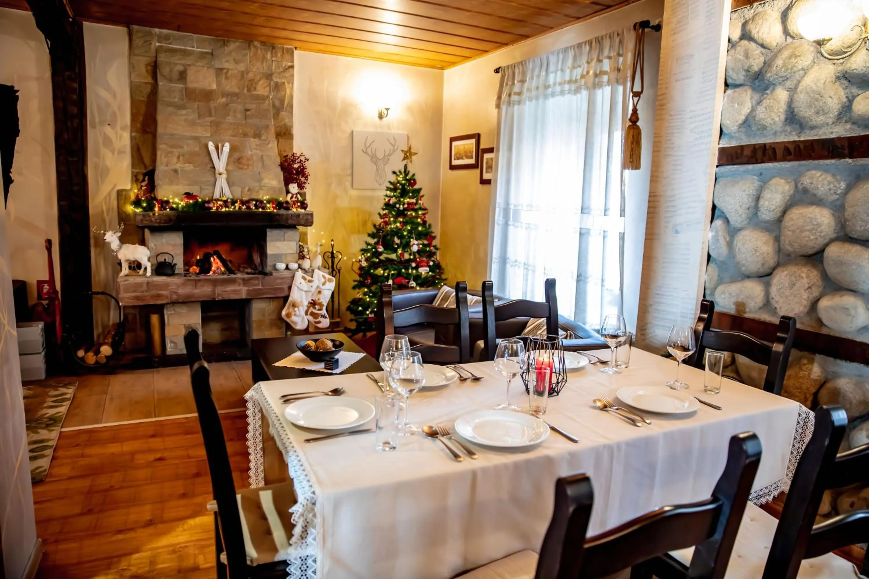 Restaurant/places to eat in Velinov Boutique Hotel