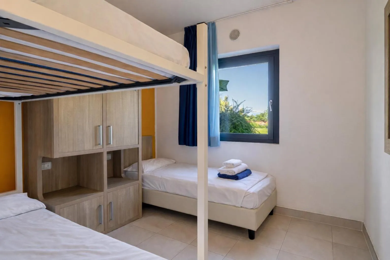 Bedroom, Bed in Belvedere Village