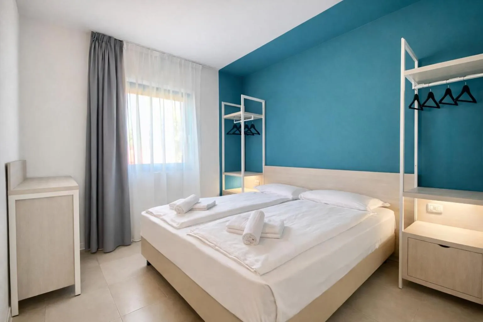 Bedroom, Bed in Belvedere Village