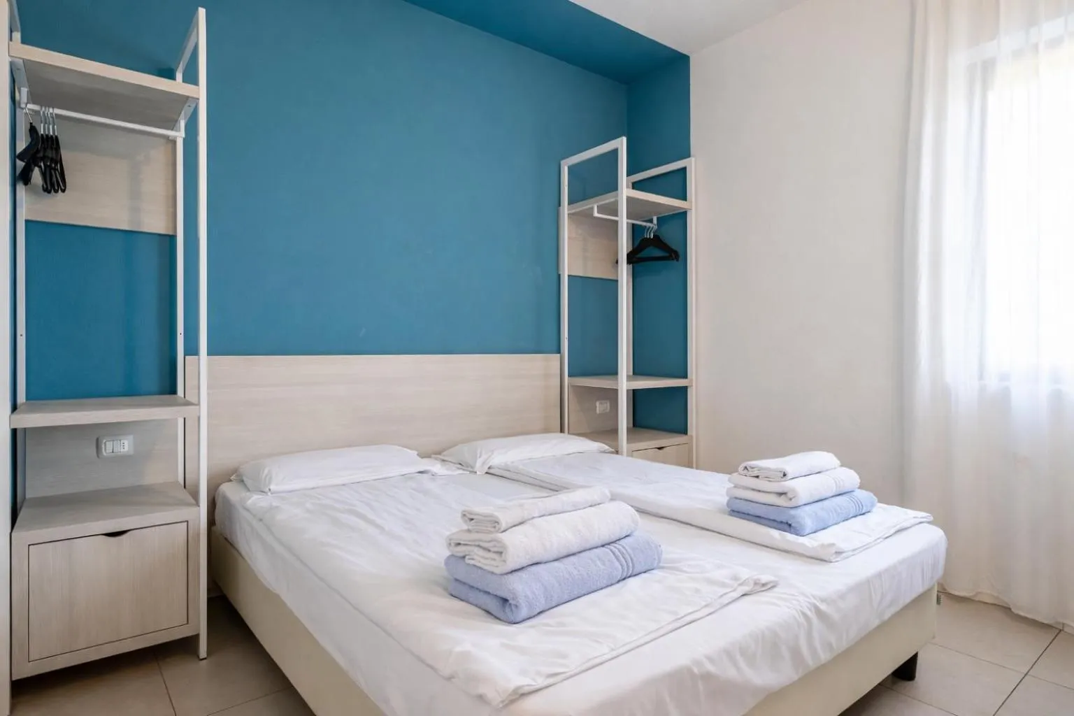 Bed in Belvedere Village