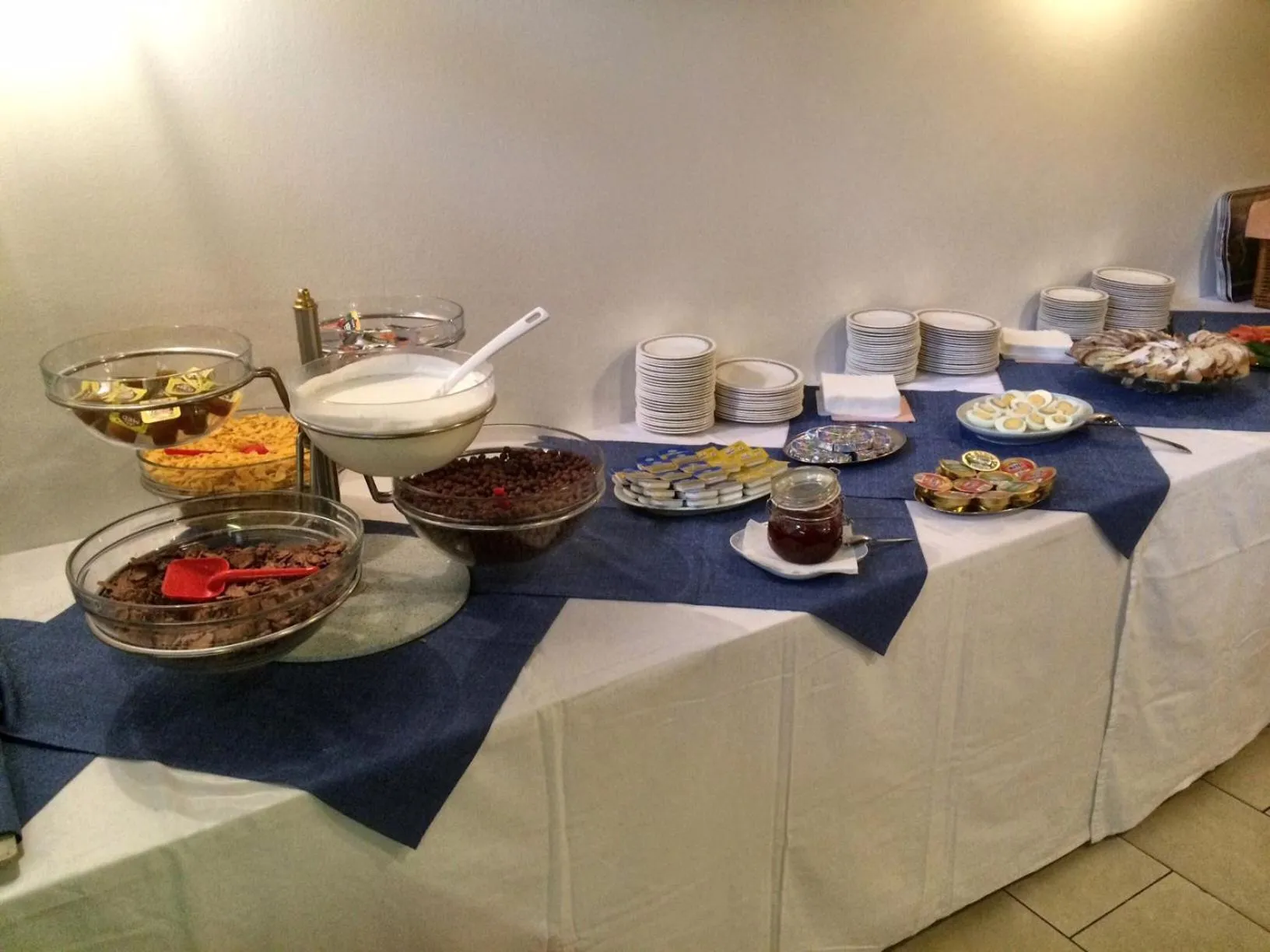 Buffet breakfast in Hotel Annahof