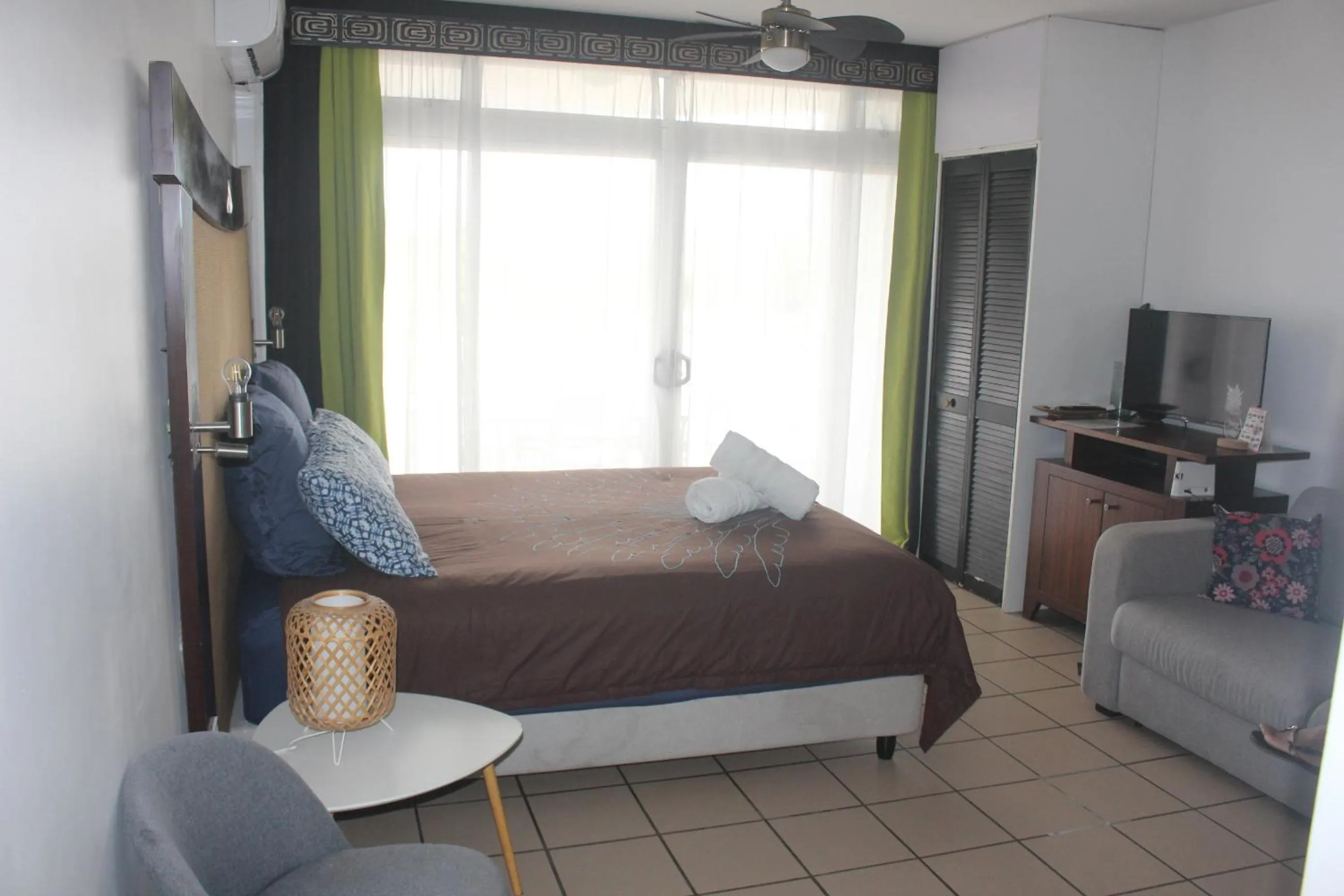 TV and multimedia, Bed in Régent 3e étage Papeete