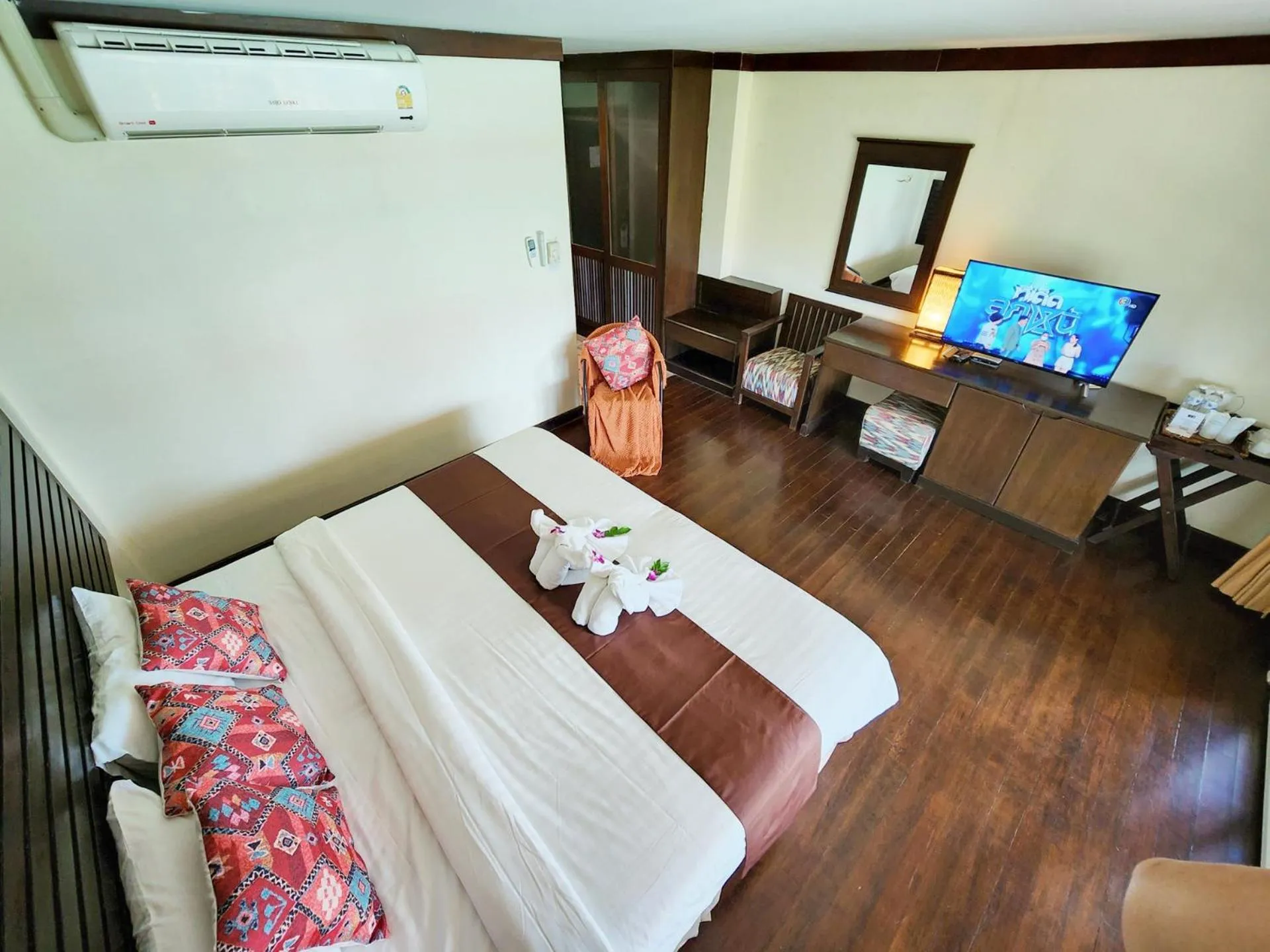 Bed in Lanta Mermaid Boutique House-Cozy Stay,Seaview, Delicious Breakfast,2 Minutes Walk to the Beach