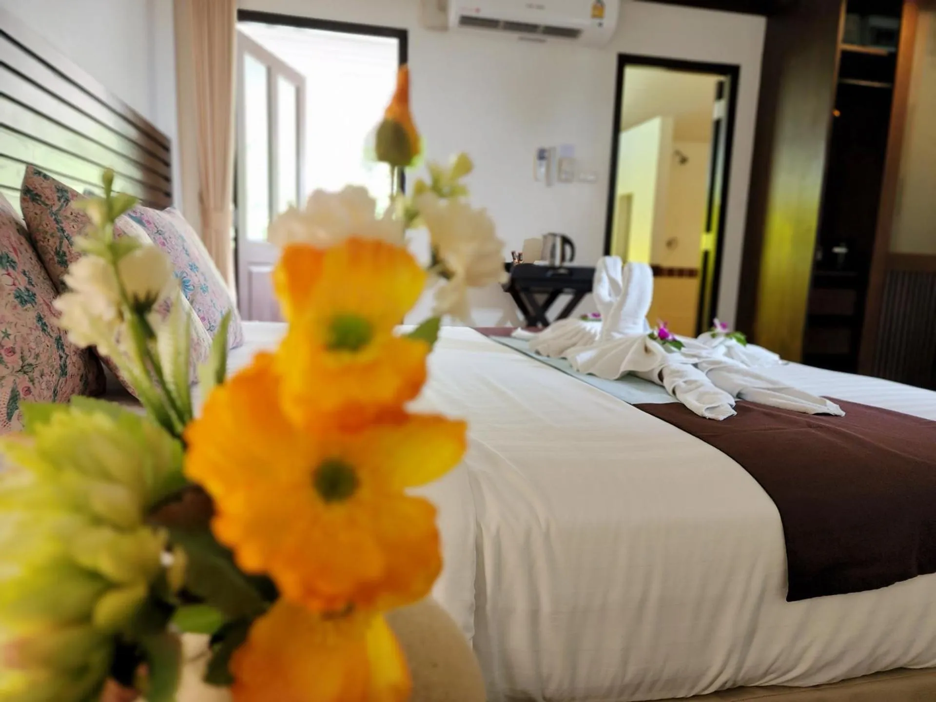 Photo of the whole room, Bed in Lanta Mermaid Boutique House-Cozy Stay,Seaview, Delicious Breakfast,2 Minutes Walk to the Beach