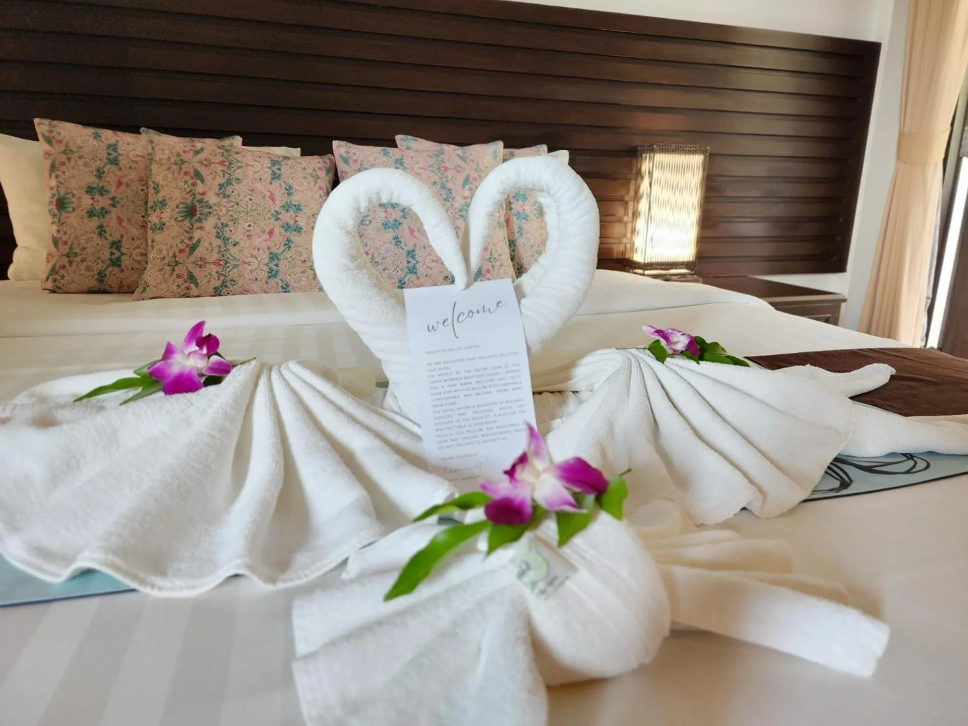 Bed in Lanta Mermaid Boutique House-Cozy Stay,Seaview, Delicious Breakfast,2 Minutes Walk to the Beach