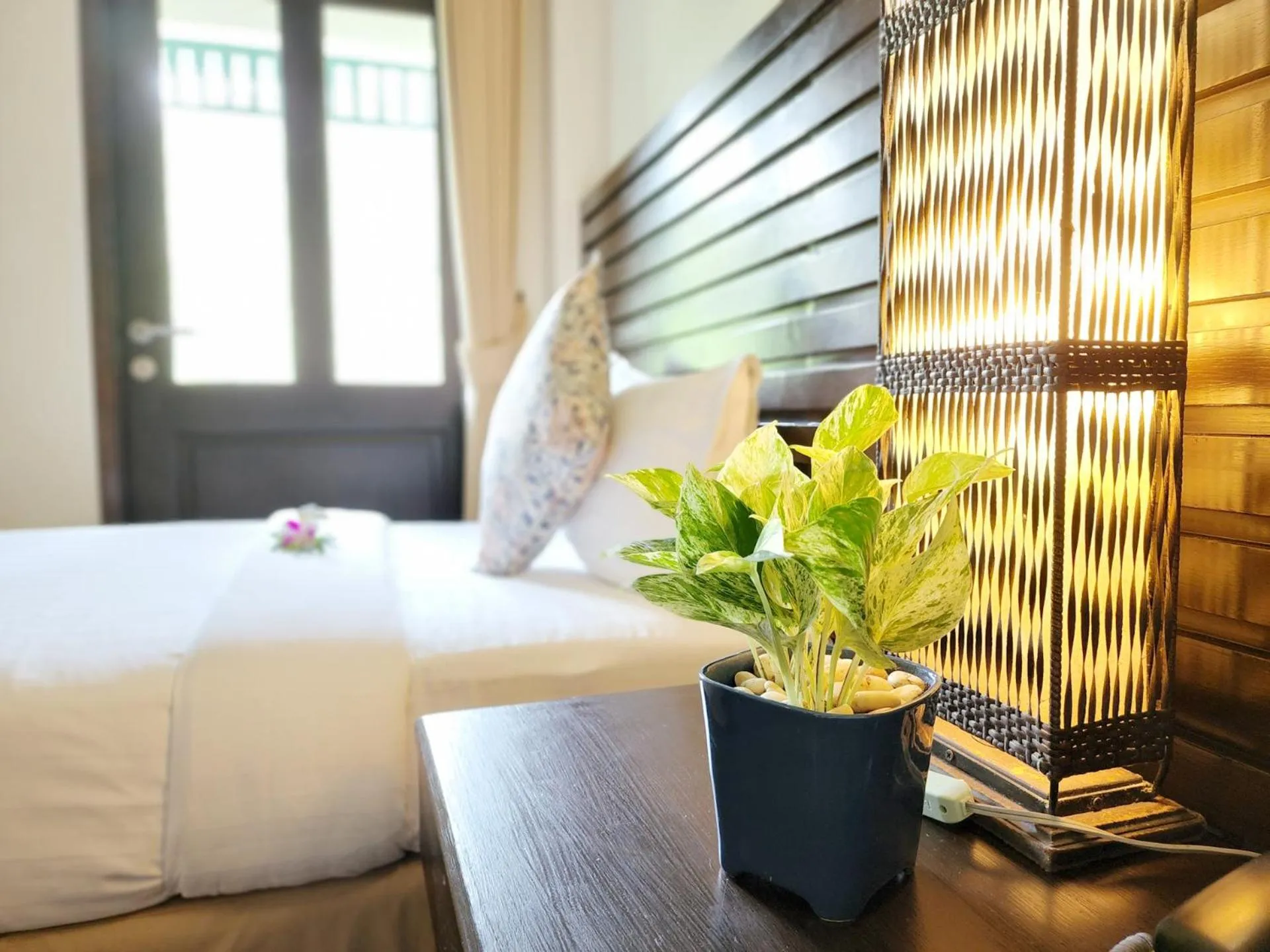 Bed in Lanta Mermaid Boutique House-Cozy Stay,Seaview, Delicious Breakfast,2 Minutes Walk to the Beach