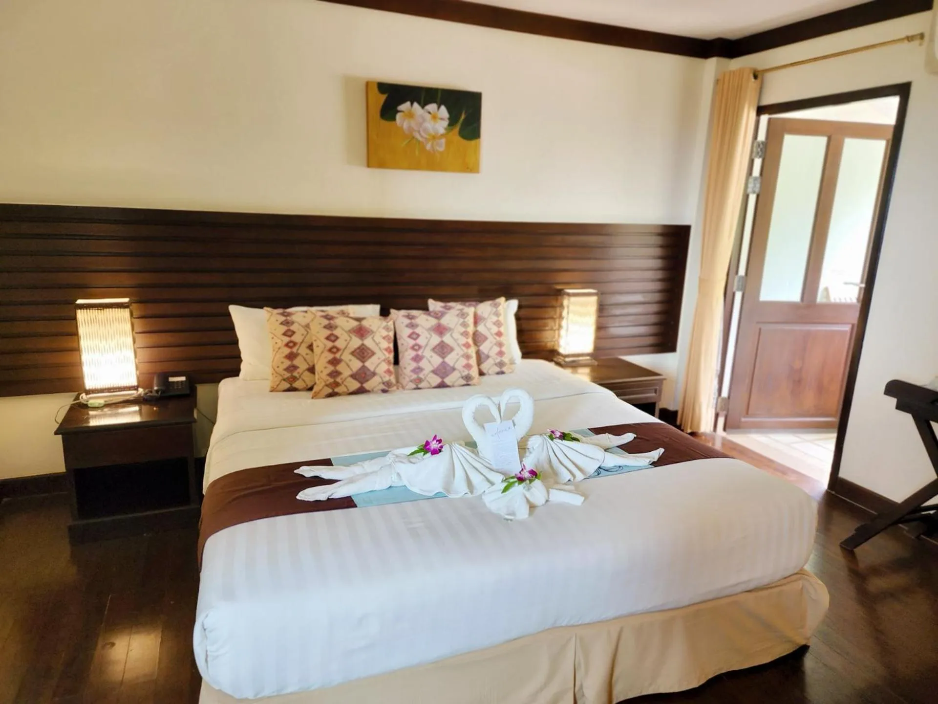 Bed in Lanta Mermaid Boutique House-Cozy Stay,Seaview, Delicious Breakfast,2 Minutes Walk to the Beach