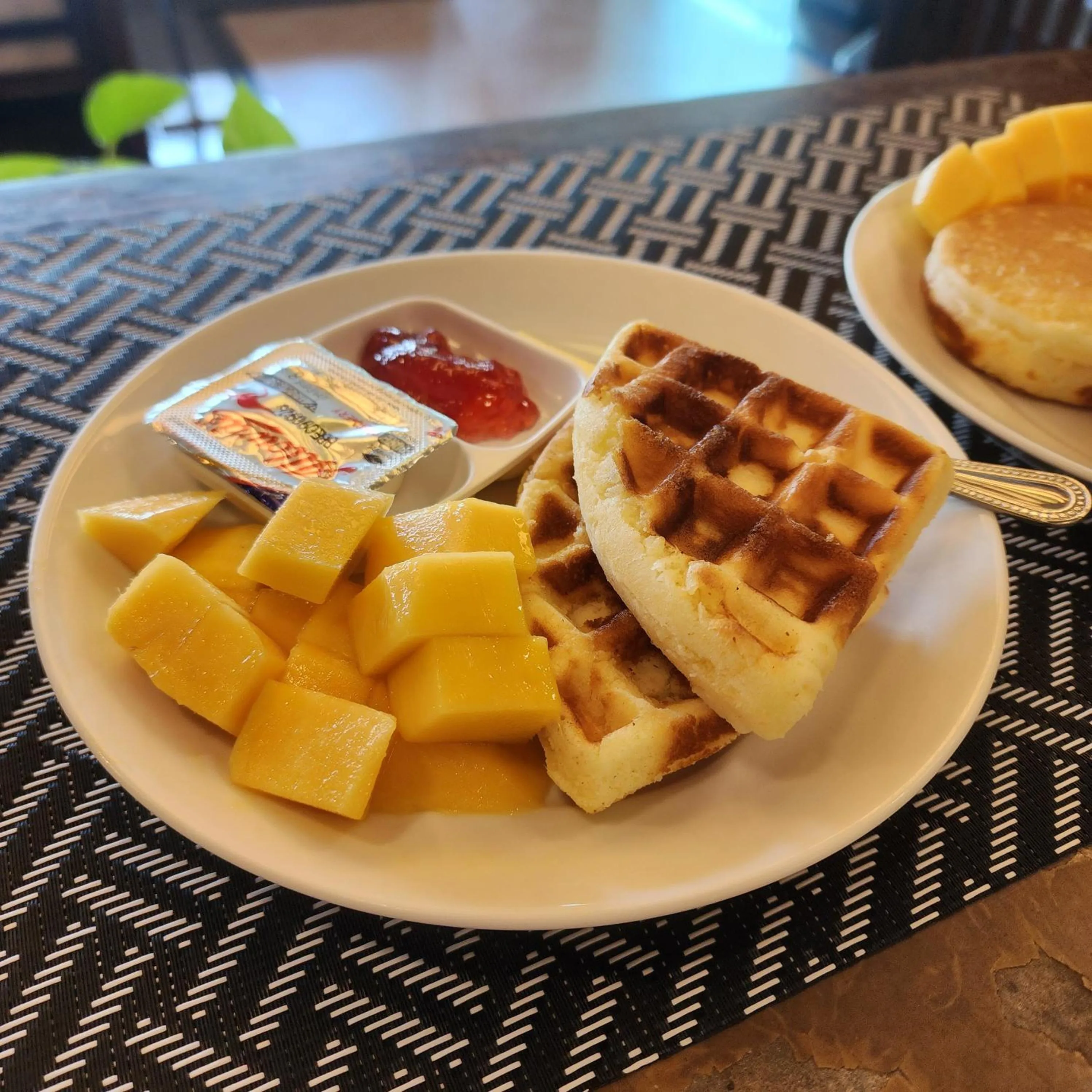 Breakfast in Lanta Mermaid Boutique House-Cozy Stay,Seaview, Delicious Breakfast,2 Minutes Walk to the Beach