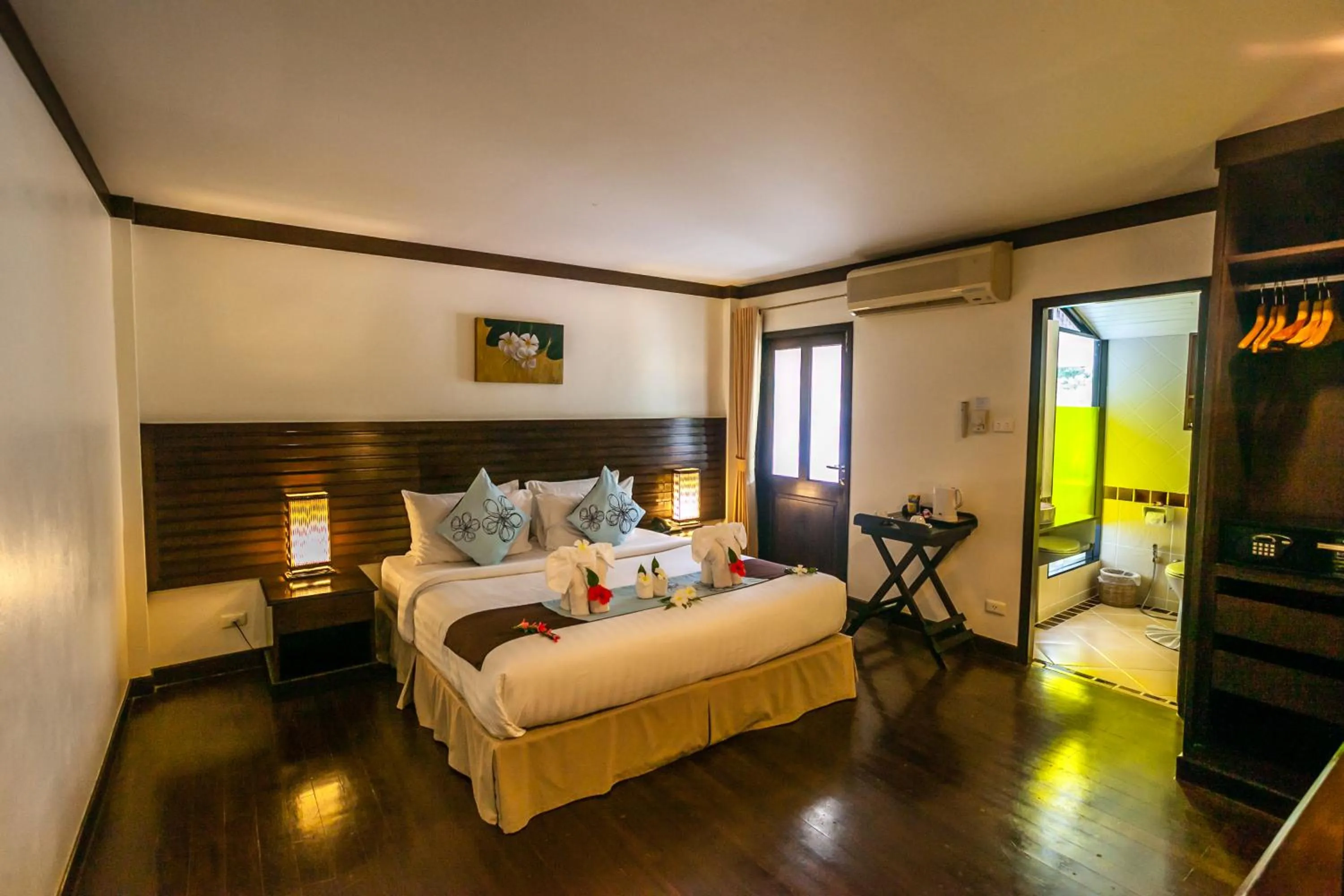 Photo of the whole room, Bed in Lanta Mermaid Boutique House-Cozy Stay,Seaview, Delicious Breakfast,2 Minutes Walk to the Beach
