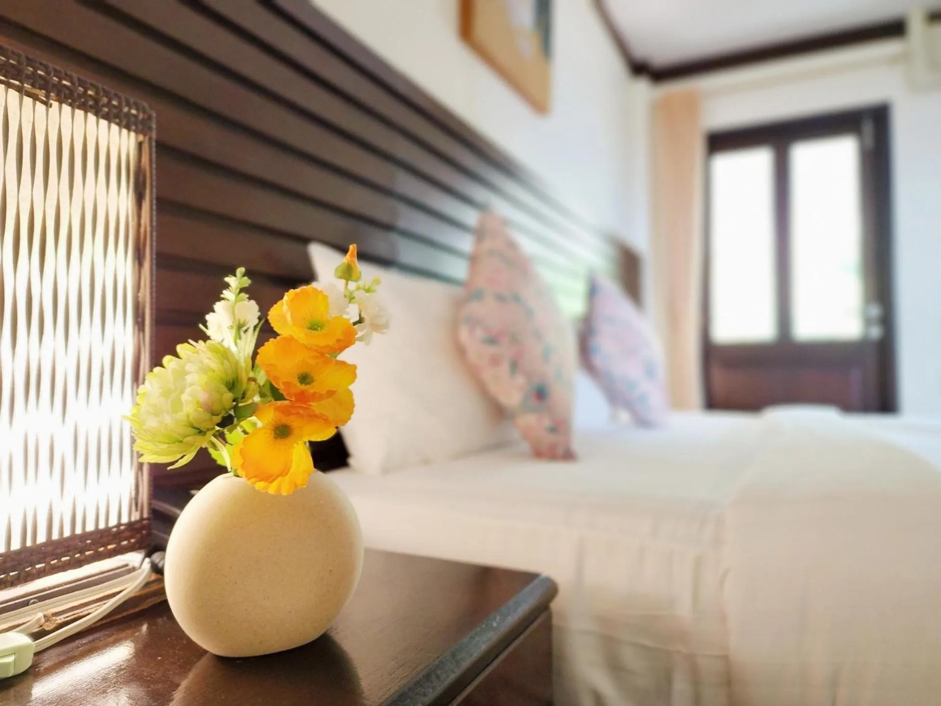 Bed in Lanta Mermaid Boutique House-Cozy Stay,Seaview, Delicious Breakfast,2 Minutes Walk to the Beach