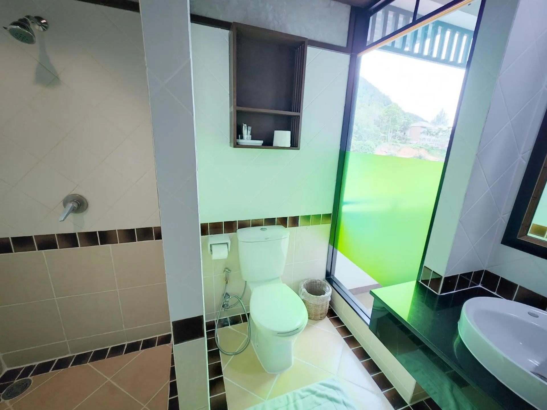 Bathroom in Lanta Mermaid Boutique House-Cozy Stay,Seaview, Delicious Breakfast,2 Minutes Walk to the Beach