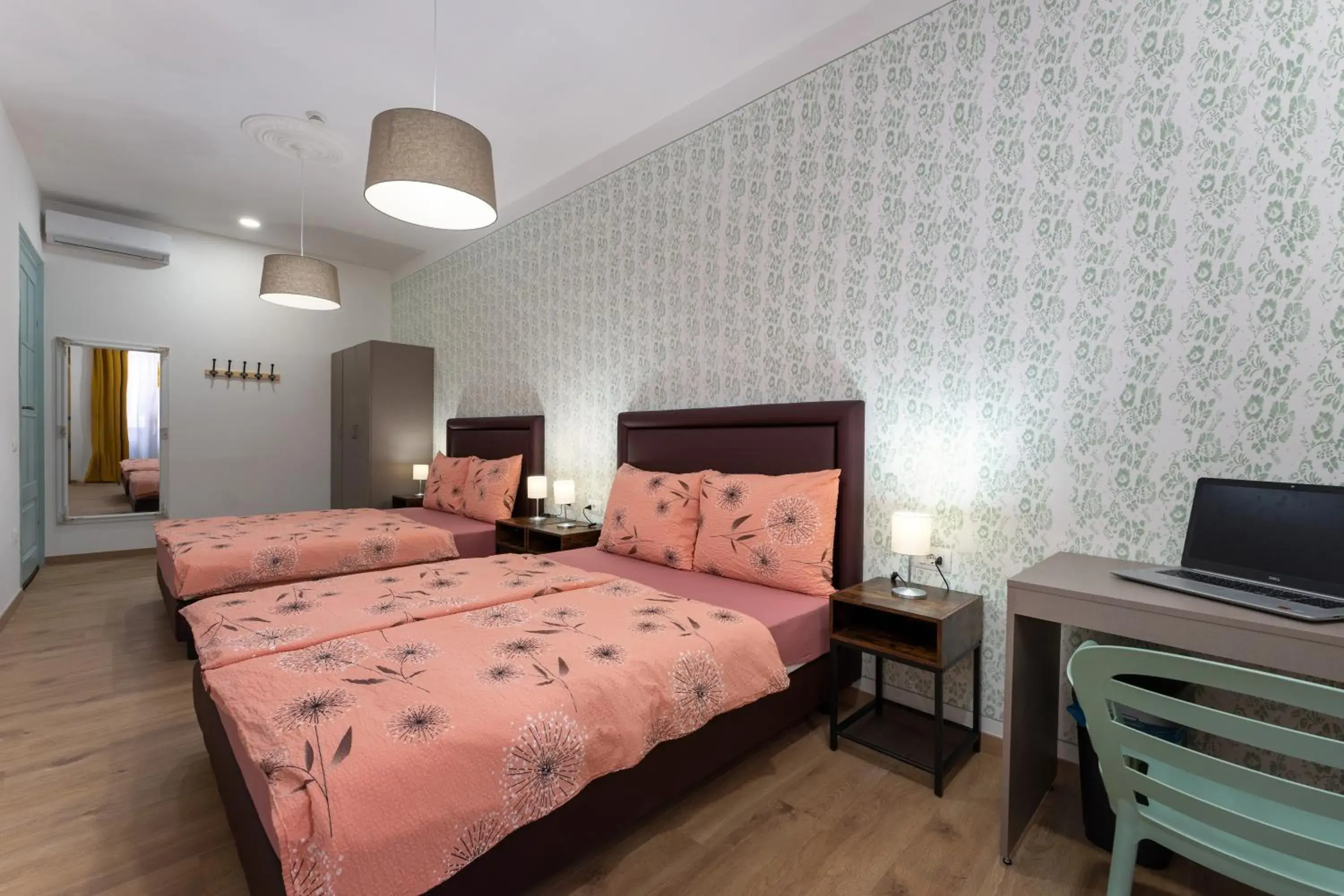 Family Room with Shared Bathroom - single occupancy in Hostel Antique Family Room with Shared Bathroom - single occupancy in Hostel Antique