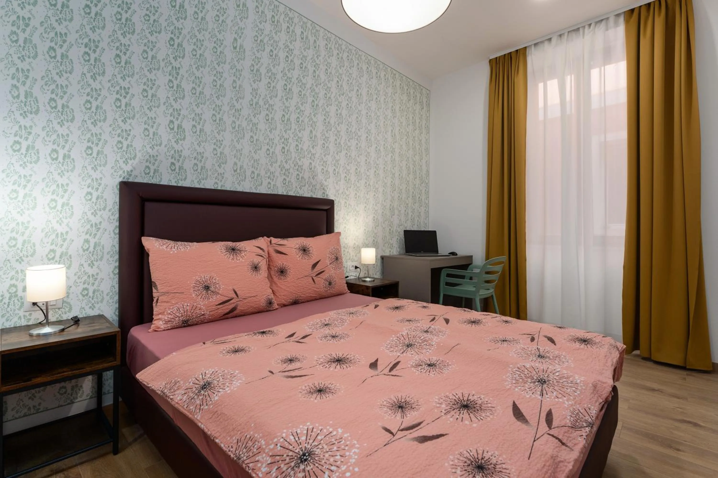 Double Room with Shared Bathroom in Hostel Antique
