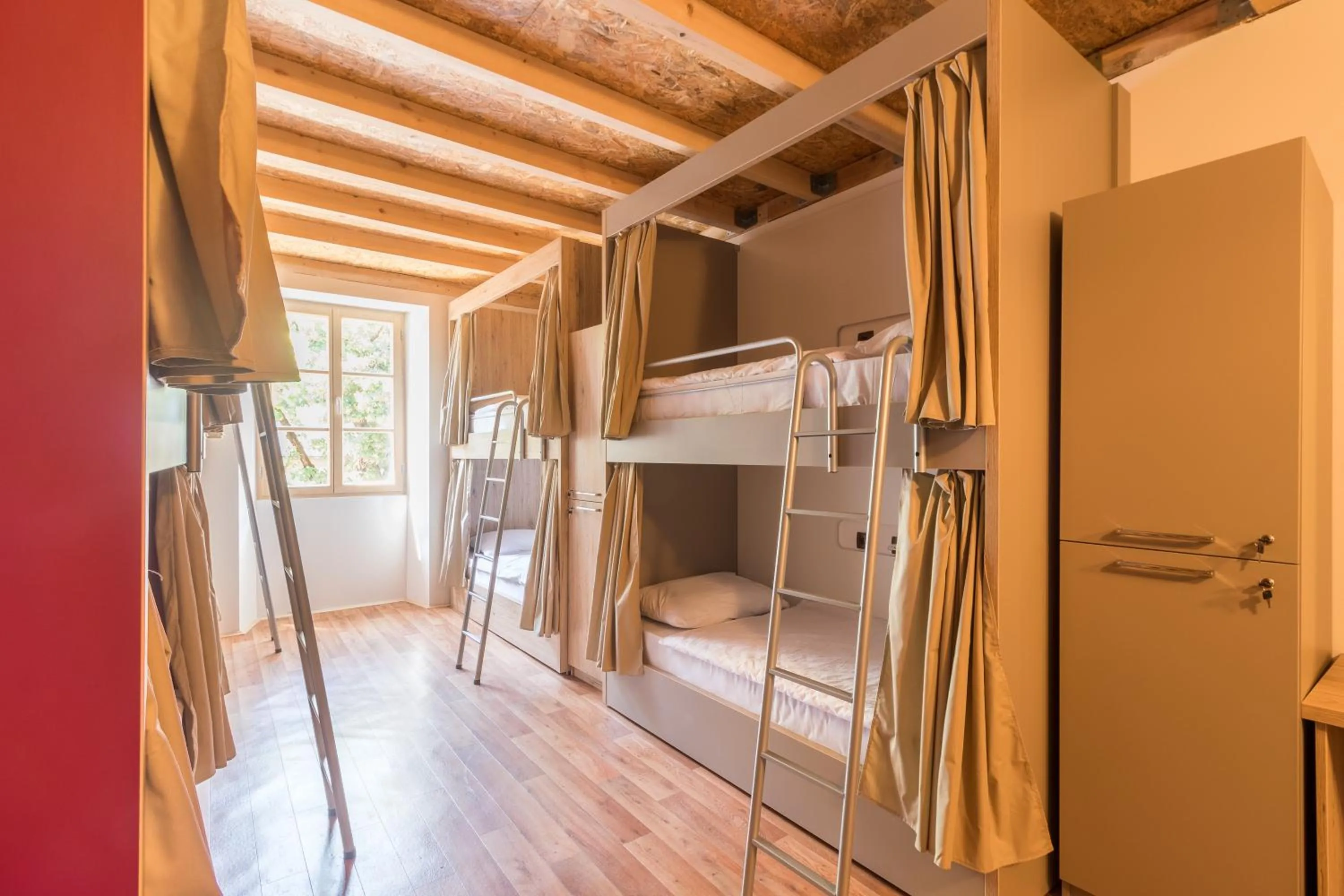Bed in 8-Bed Male Dormitory Room in Hostel Antique