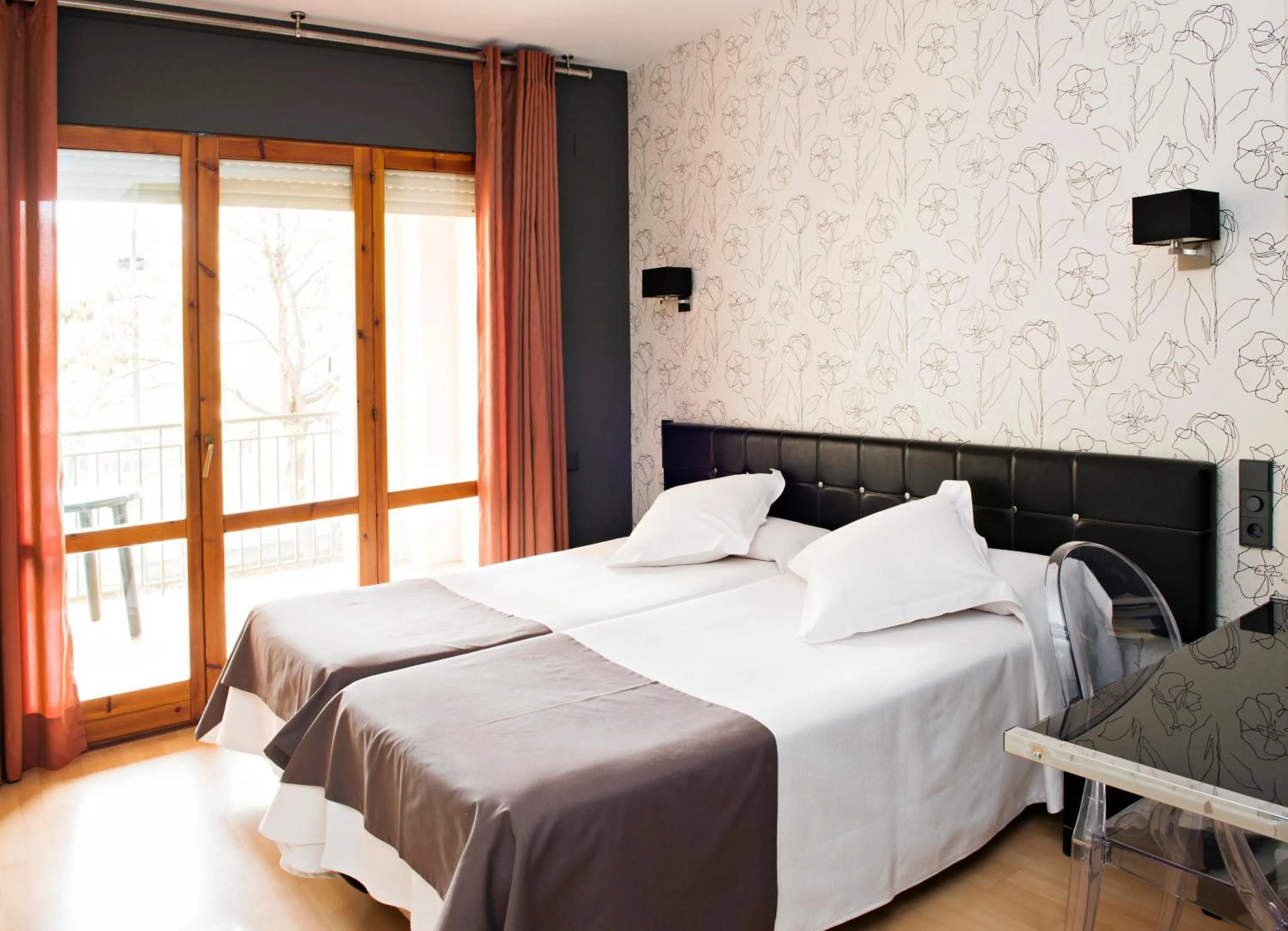 Superior Double or Twin Room - single occupancy in Hospedium Hostal Un Punto Chic