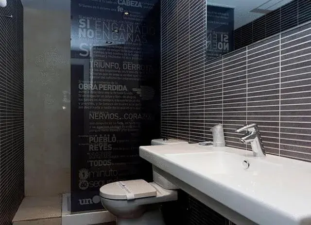 Double or Twin Room - single occupancy in Hospedium Hostal Un Punto Chic Double or Twin Room - single occupancy in Hospedium Hostal Un Punto Chic