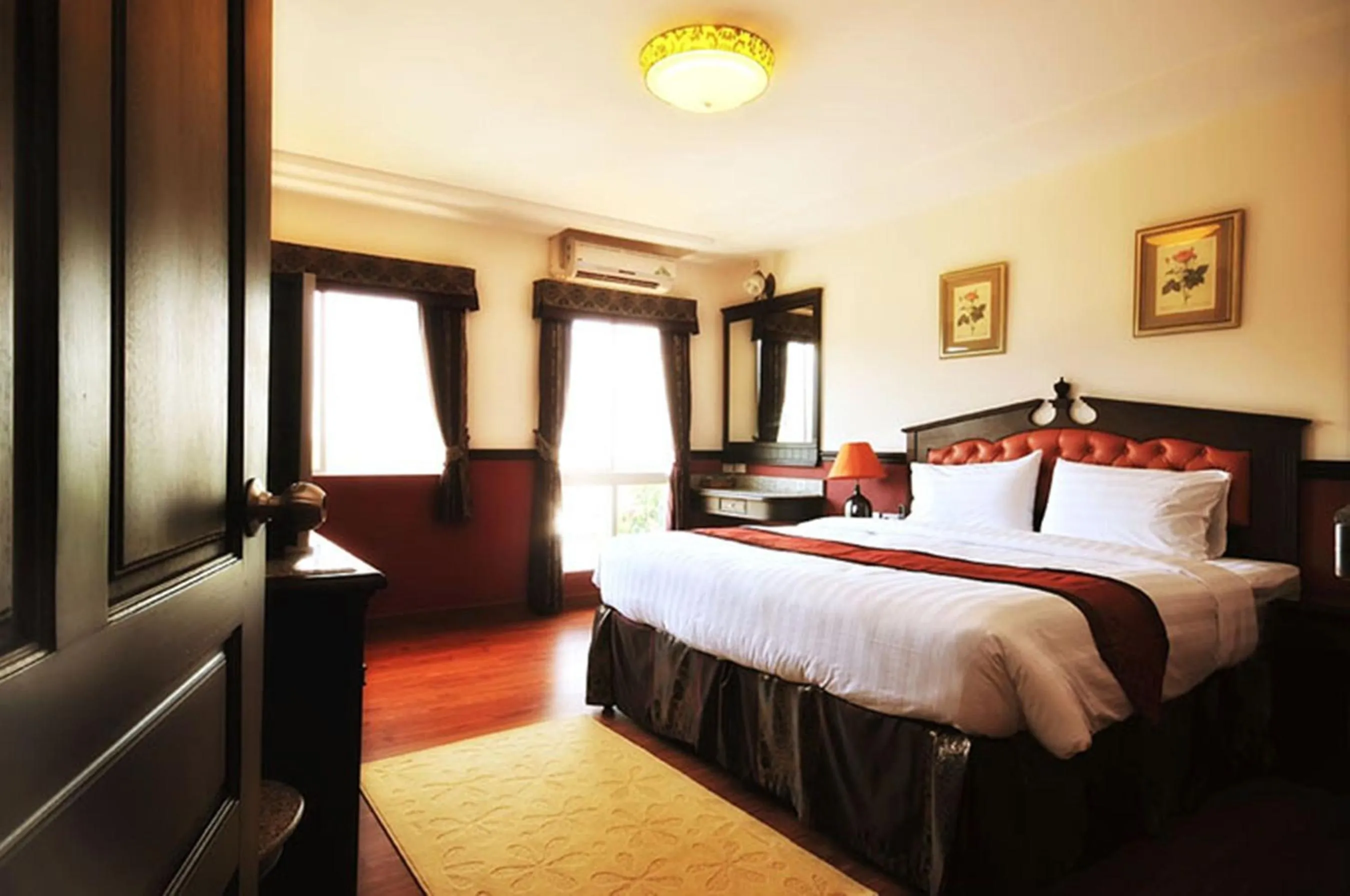 Mountain view, Bed in The Airport Greenery Hotel