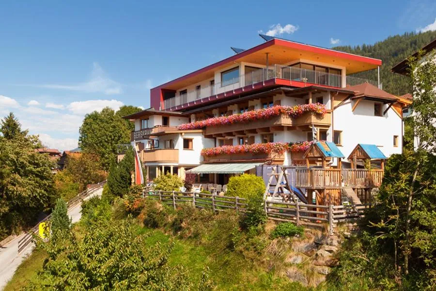 Facade/entrance in Hotel Bergkranz