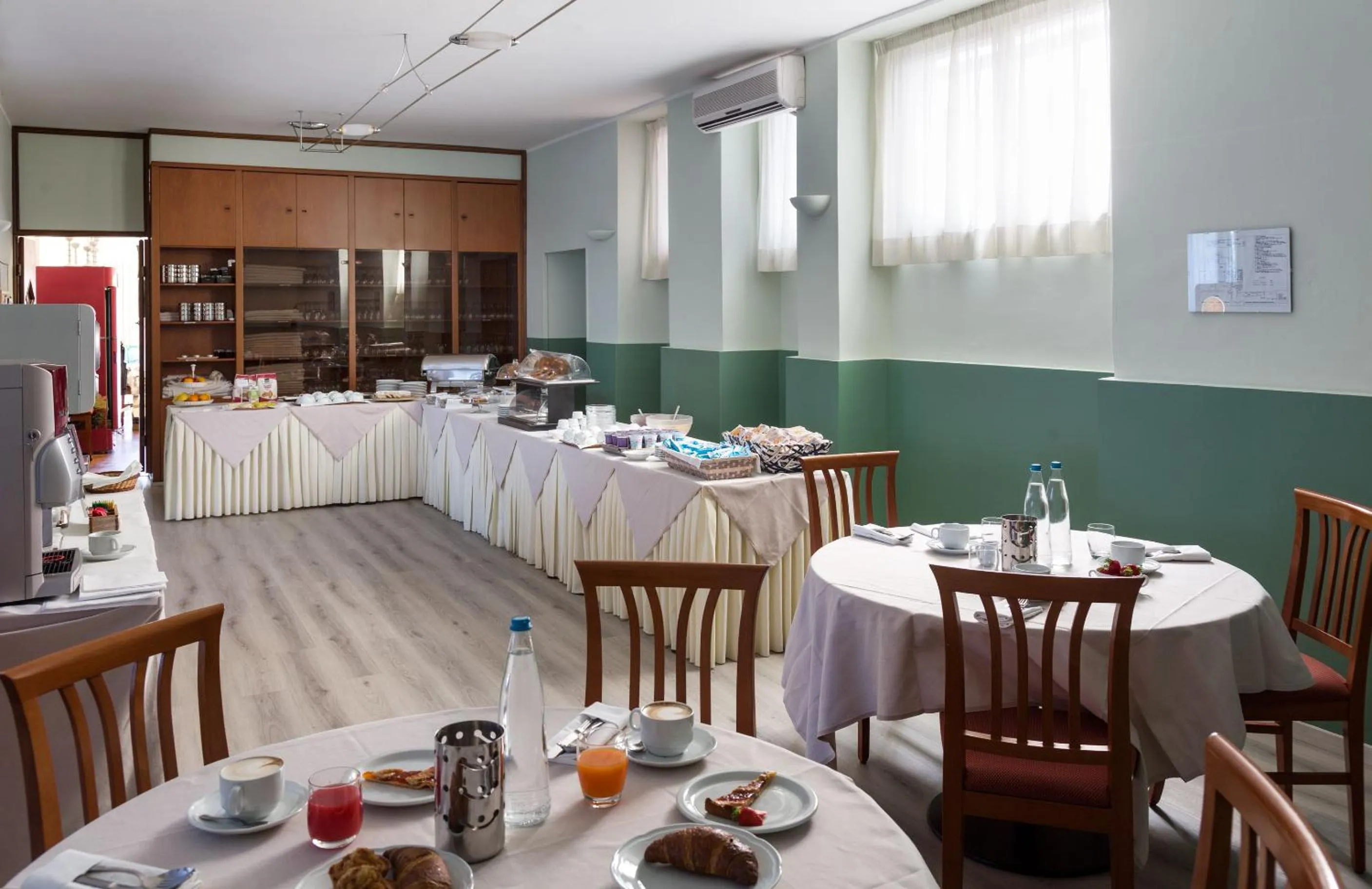 Buffet breakfast in Hotel Del Lago Piediluco Active & SPA