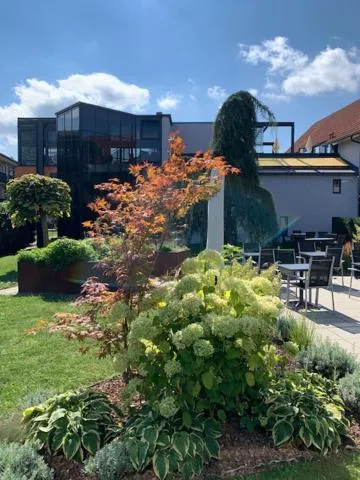 Property building in Hotel Garni Colora