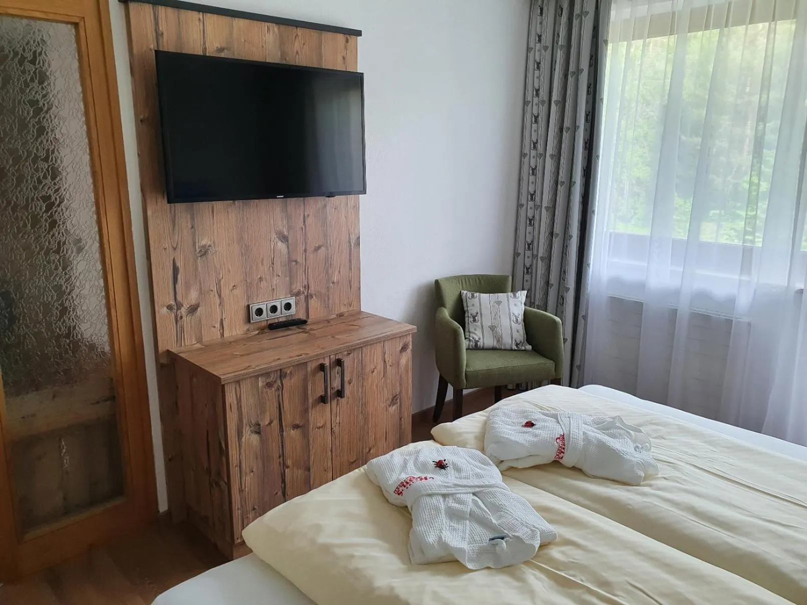 Bedroom, Bed in Raffl's Hotel