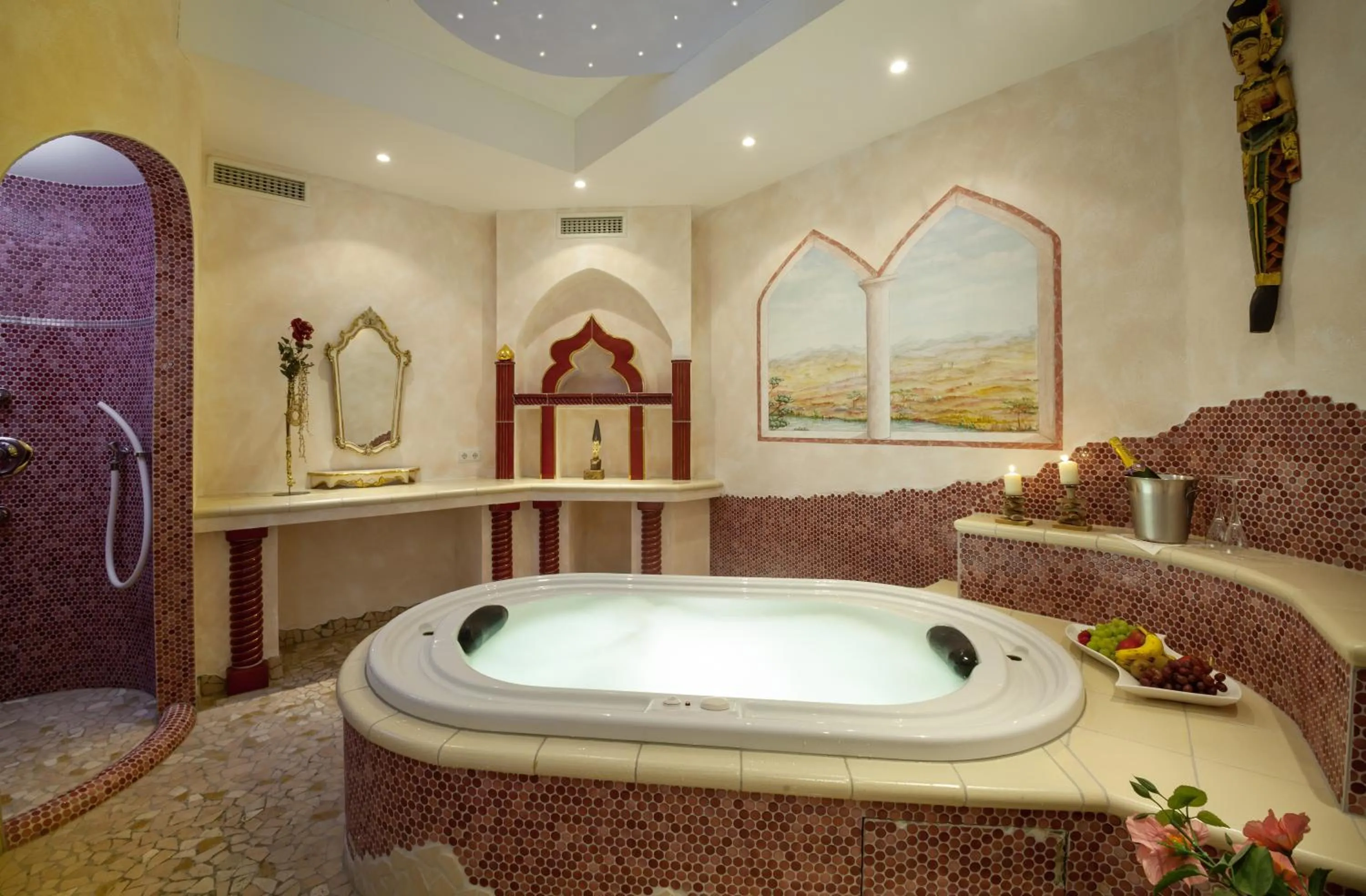 Spa and wellness centre/facilities in Raffl's Hotel
