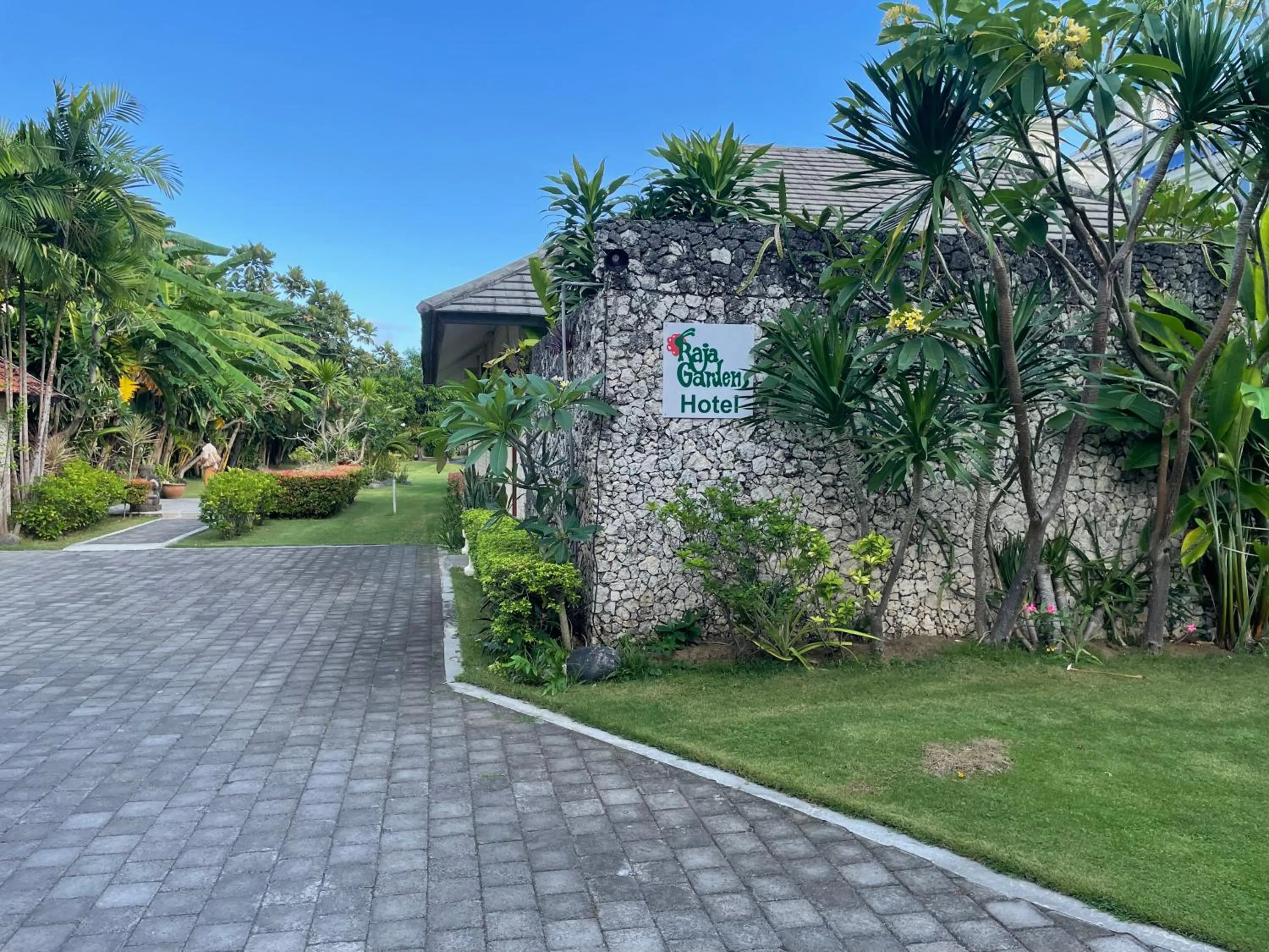 Property building in Raja Gardens Hotel