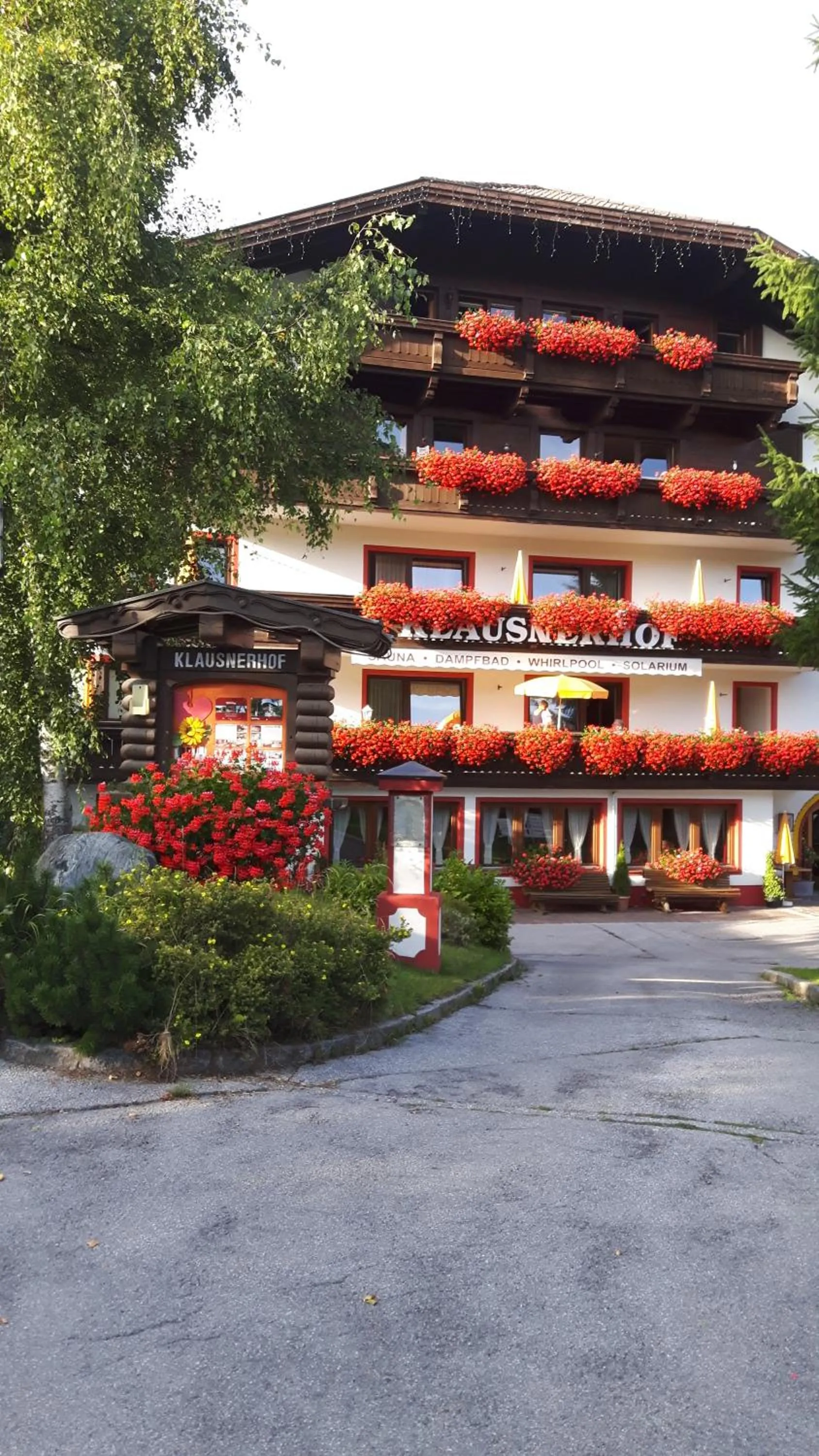 Property building in Landhaus Klausnerhof Hotel Garni