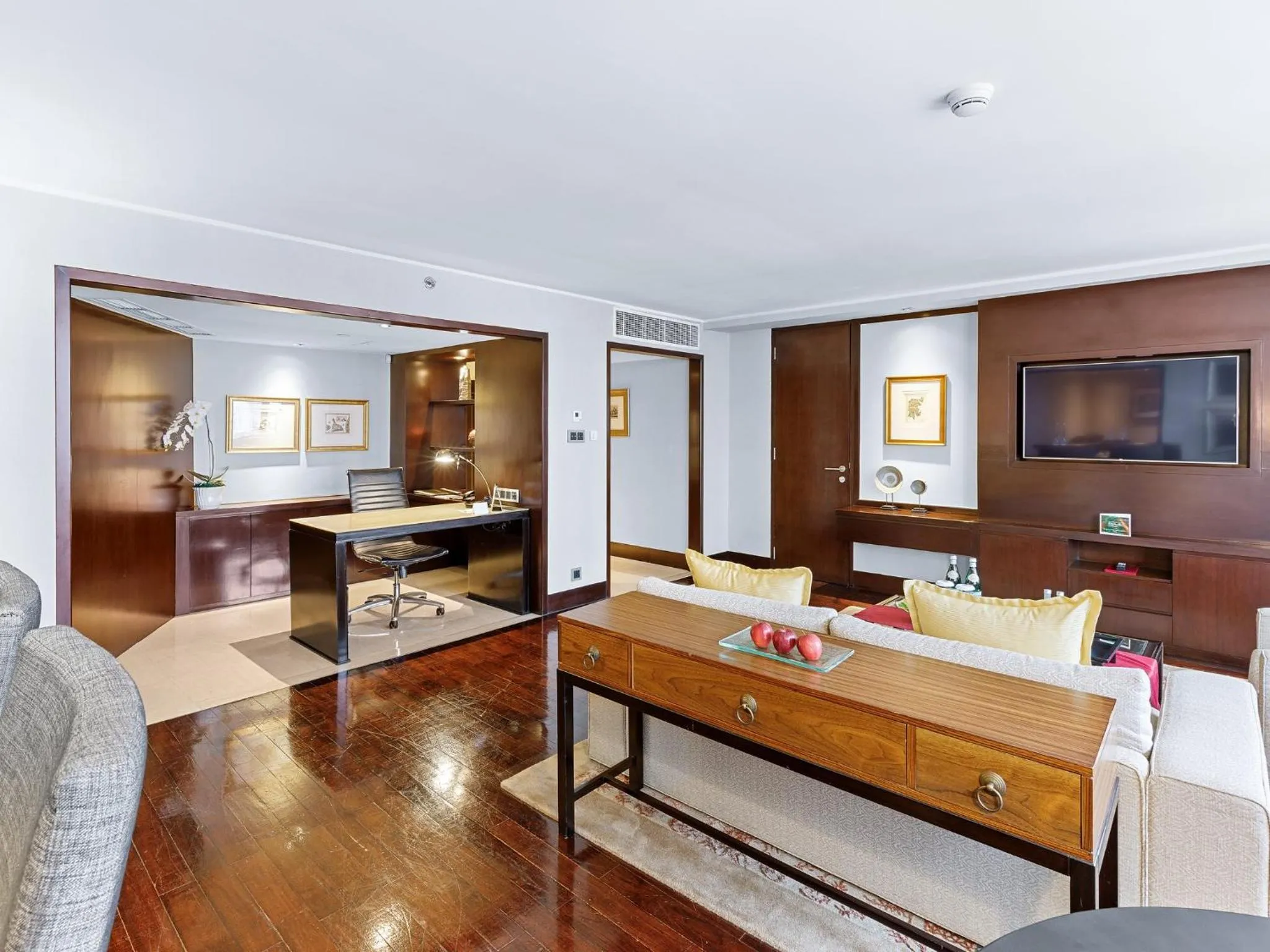 Bedroom in Mandarin Oriental, Jakarta